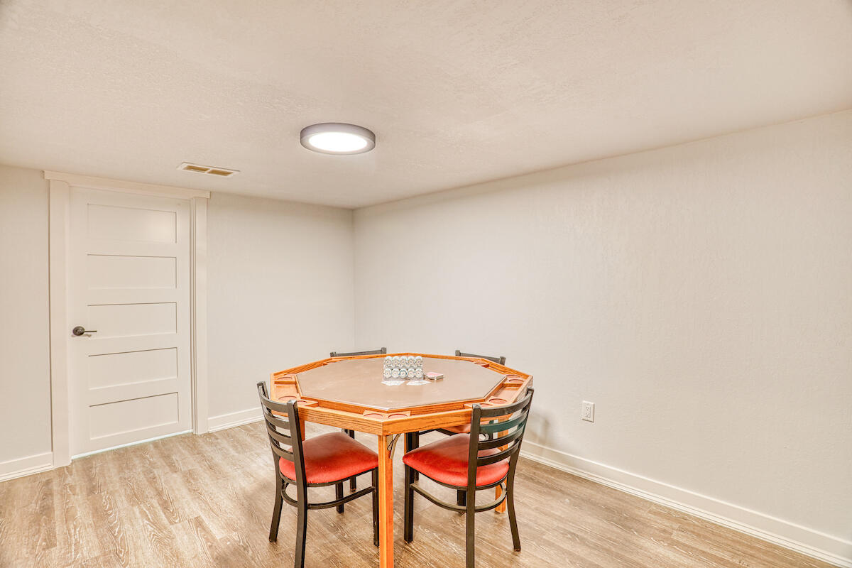 3350 Willow Creek Rd