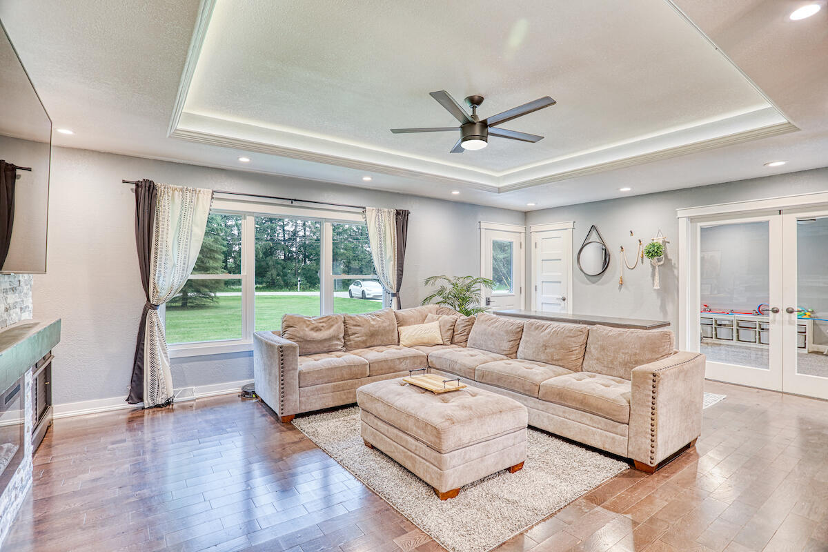 3350 Willow Creek Rd