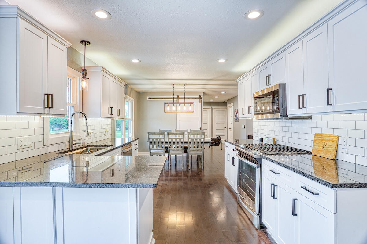 3350 Willow Creek Rd