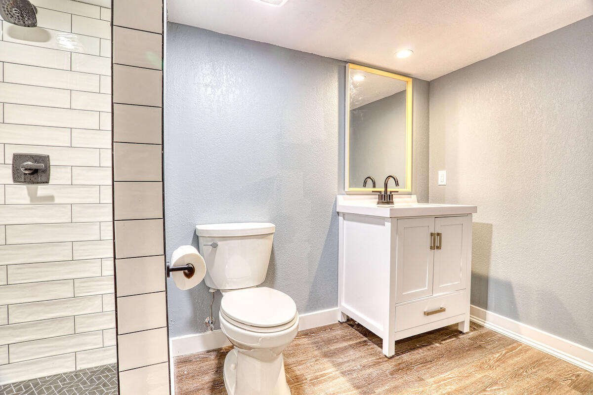 3350 Willow Creek Rd