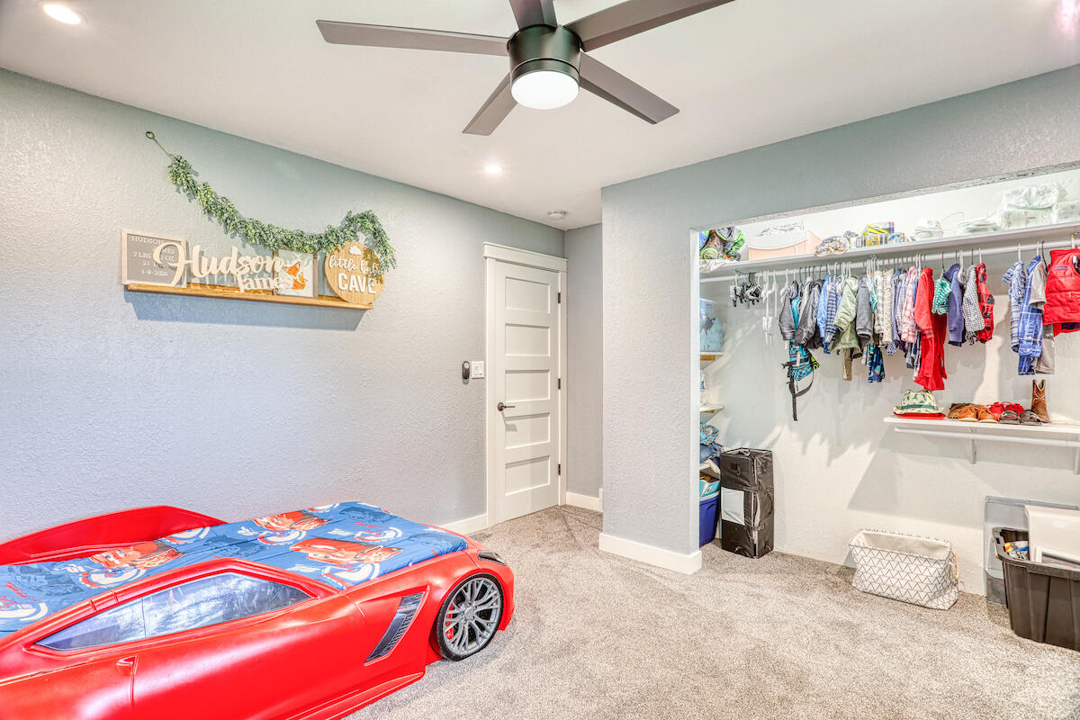 3350 Willow Creek Rd