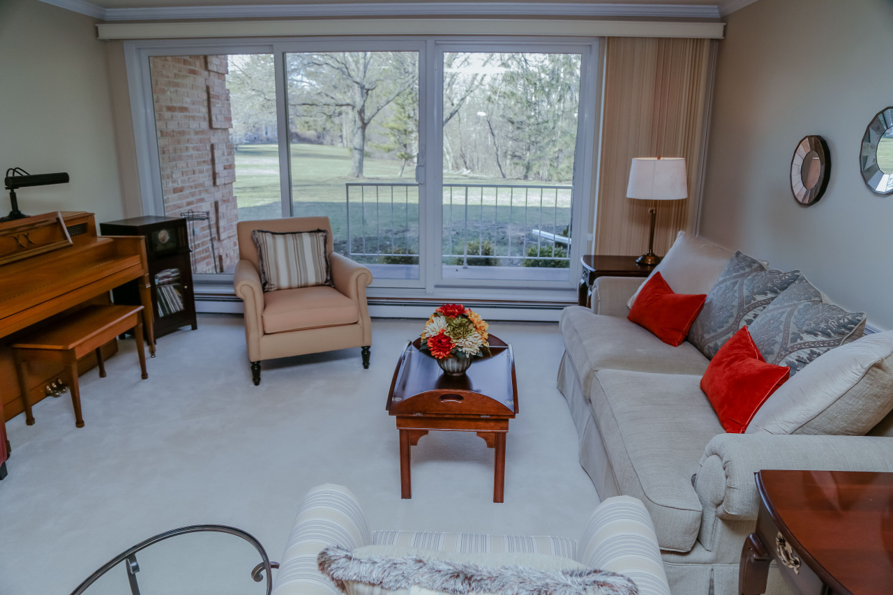 933 W Heritage Ct 104