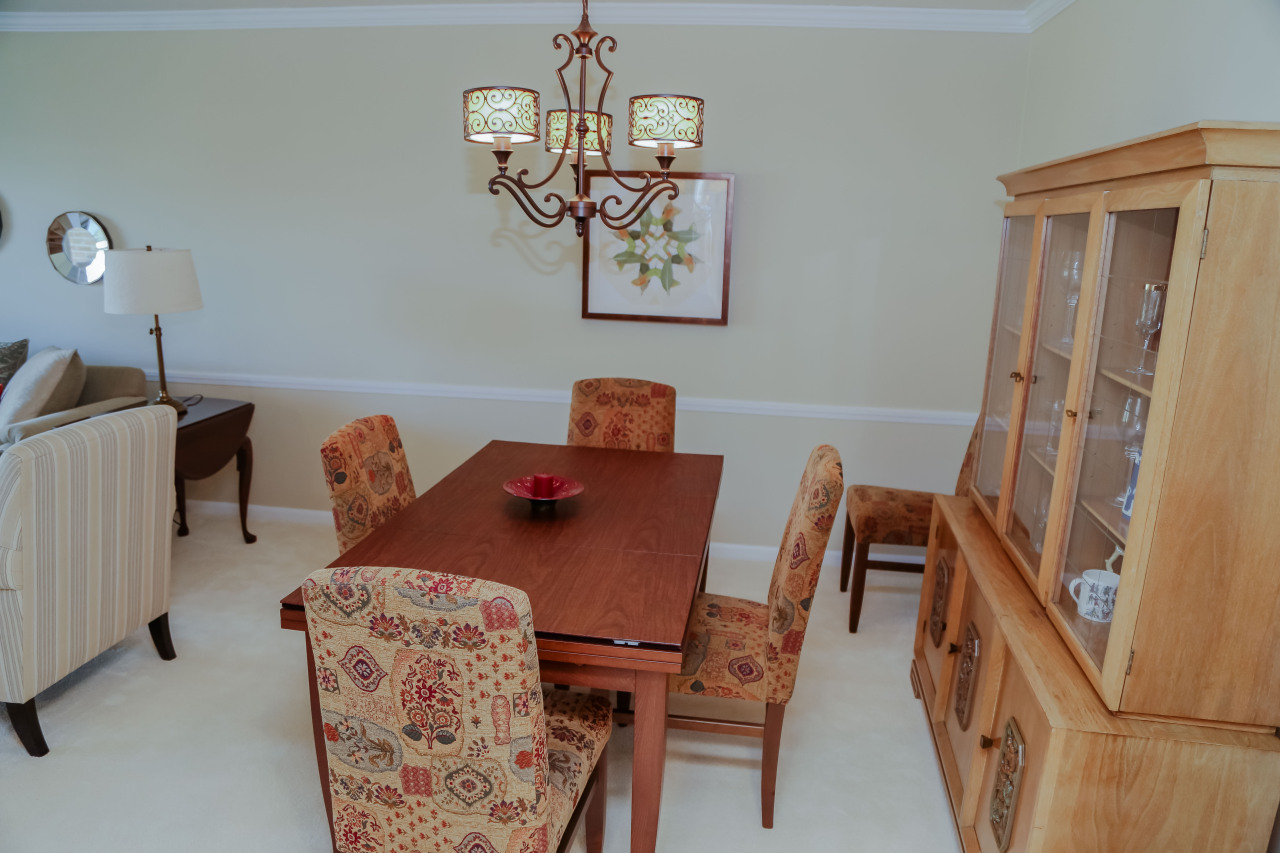 933 W Heritage Ct 104