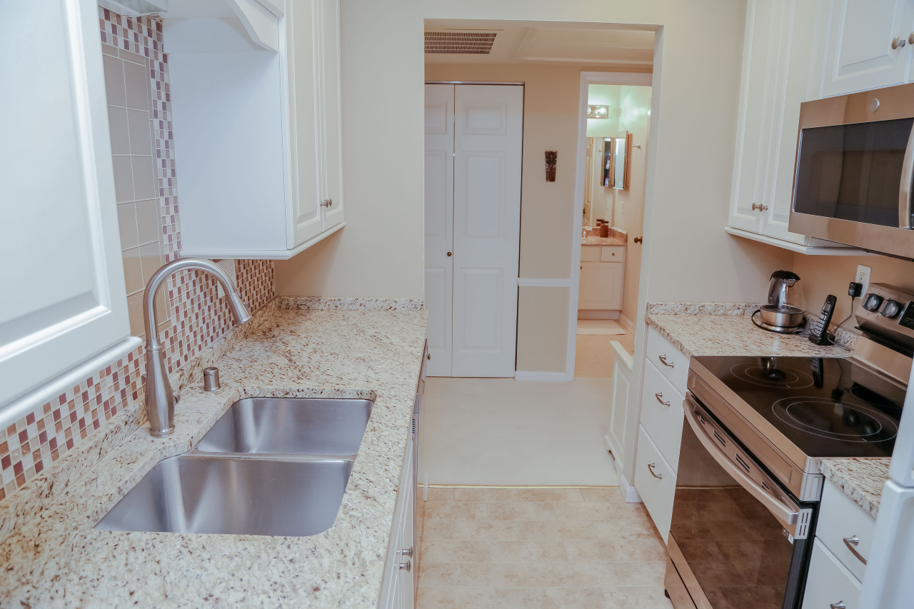 933 W Heritage Ct 104