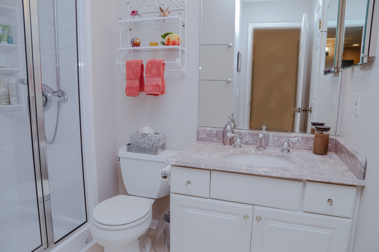 933 W Heritage Ct 104