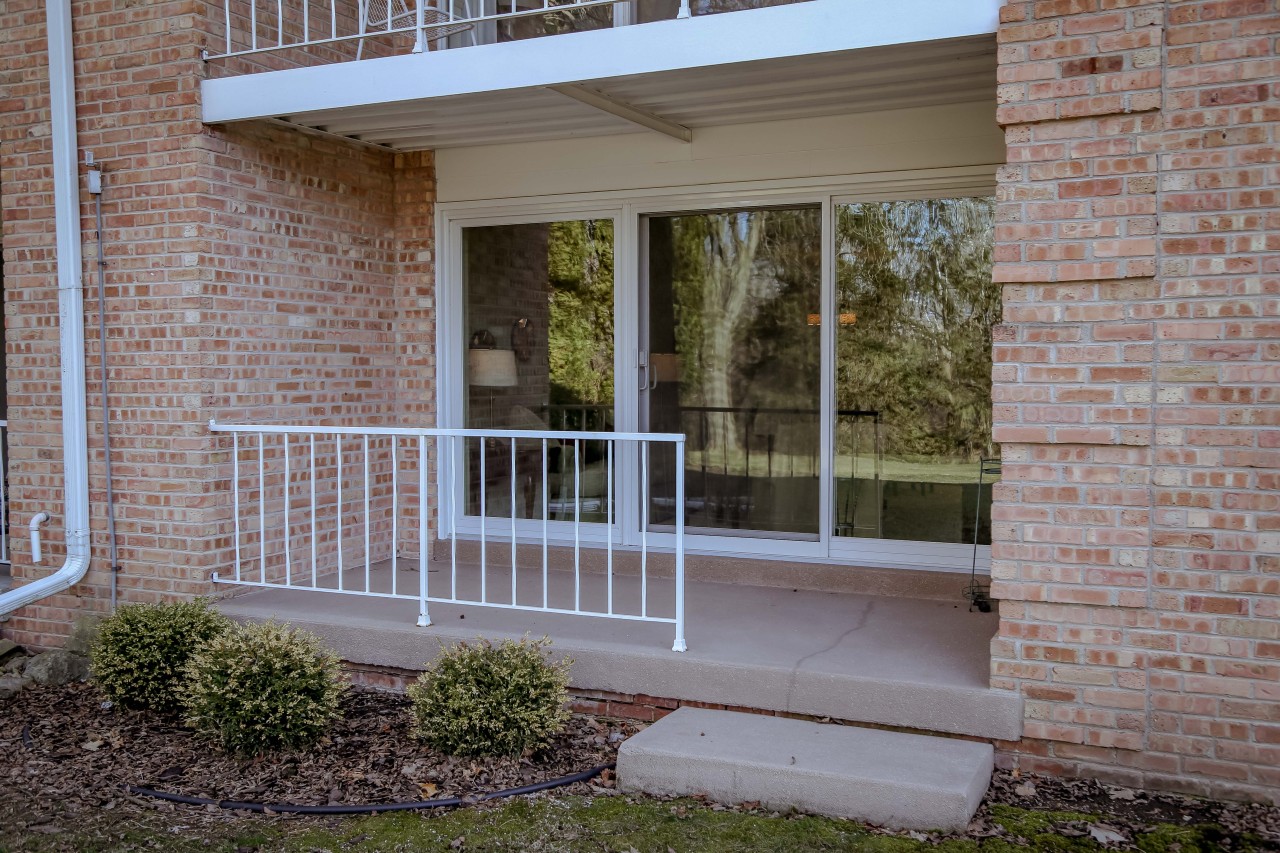 933 W Heritage Ct 104