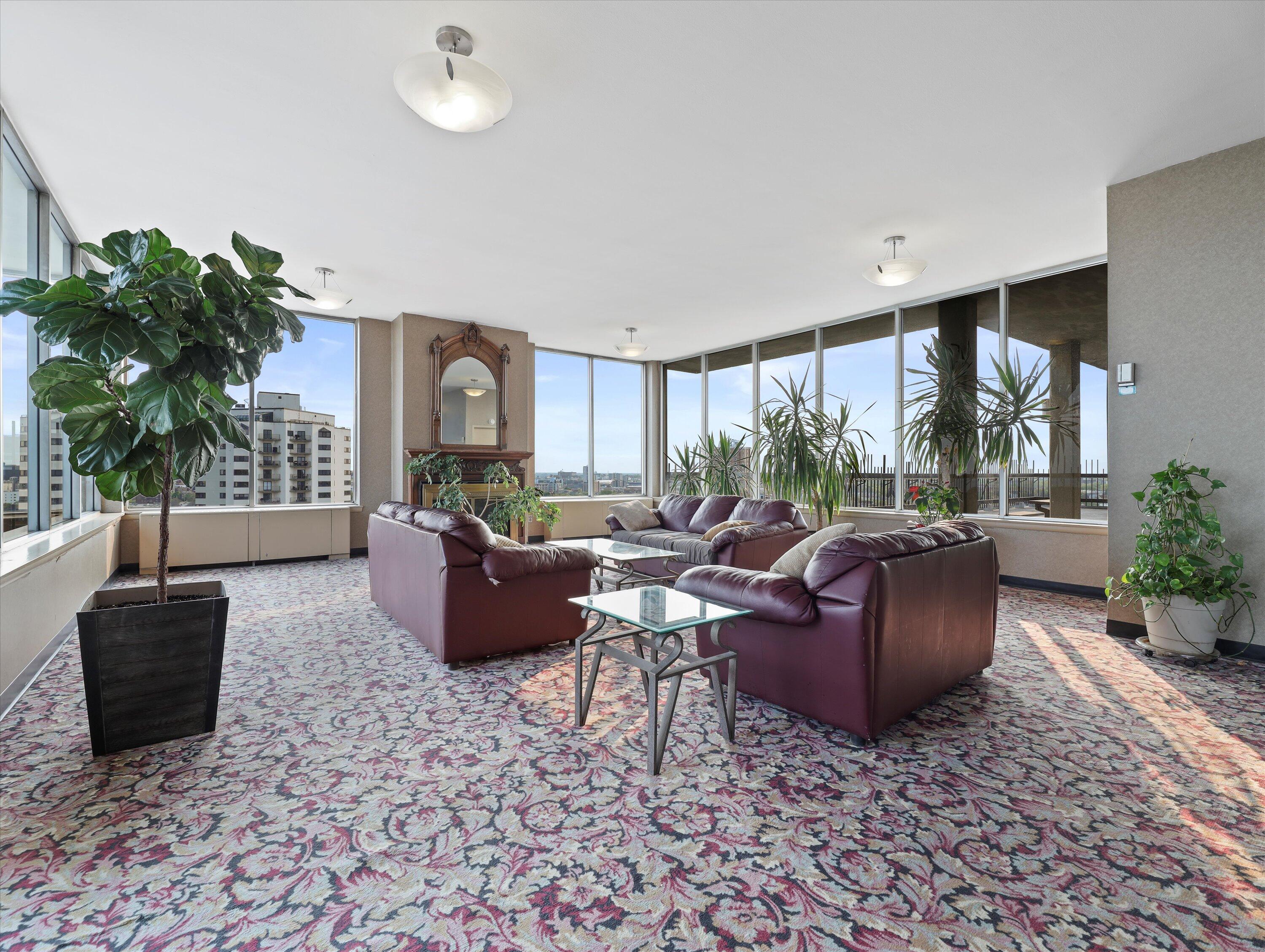 1707 N Prospect Ave 11B