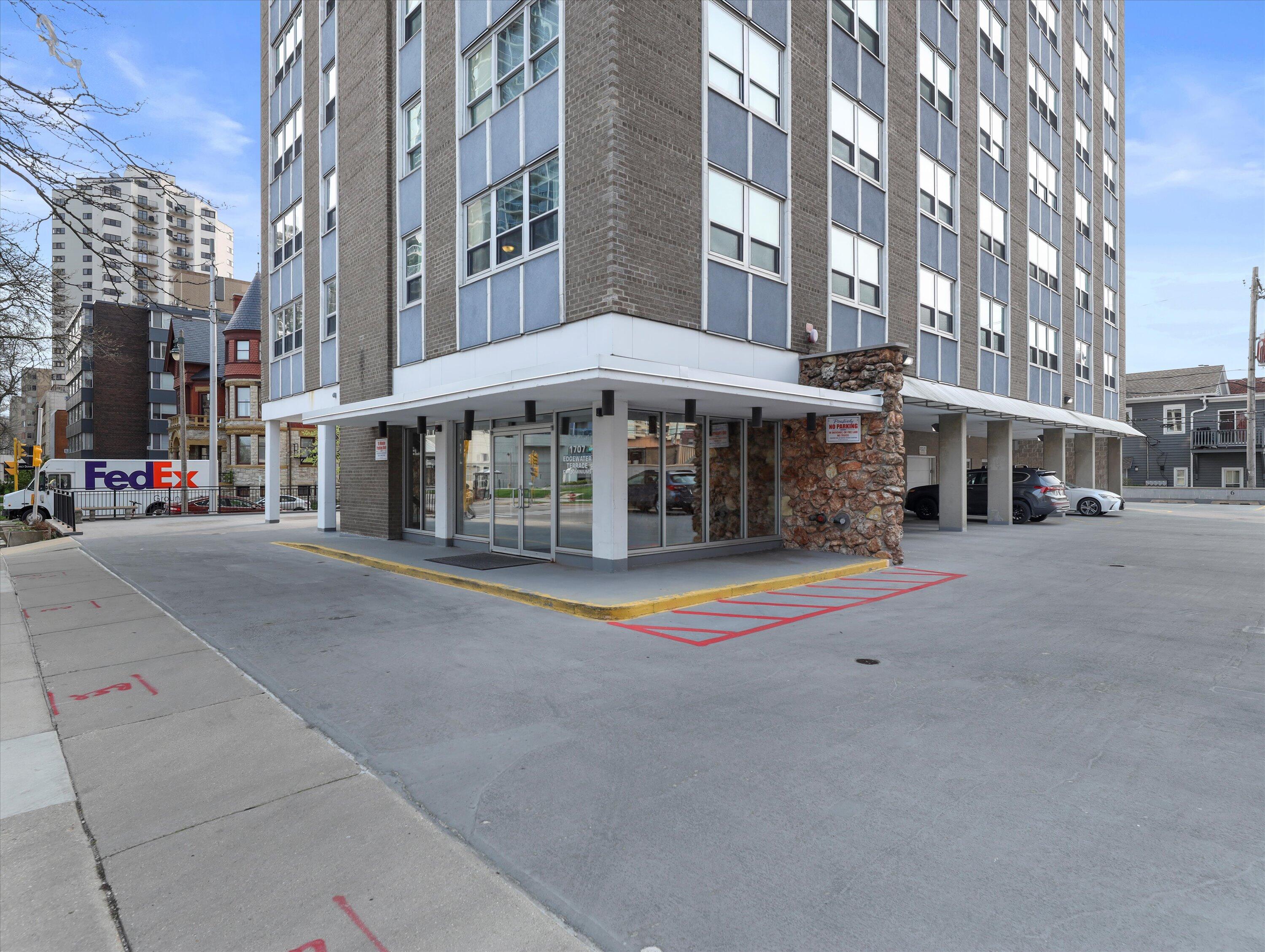 1707 N Prospect Ave 11B