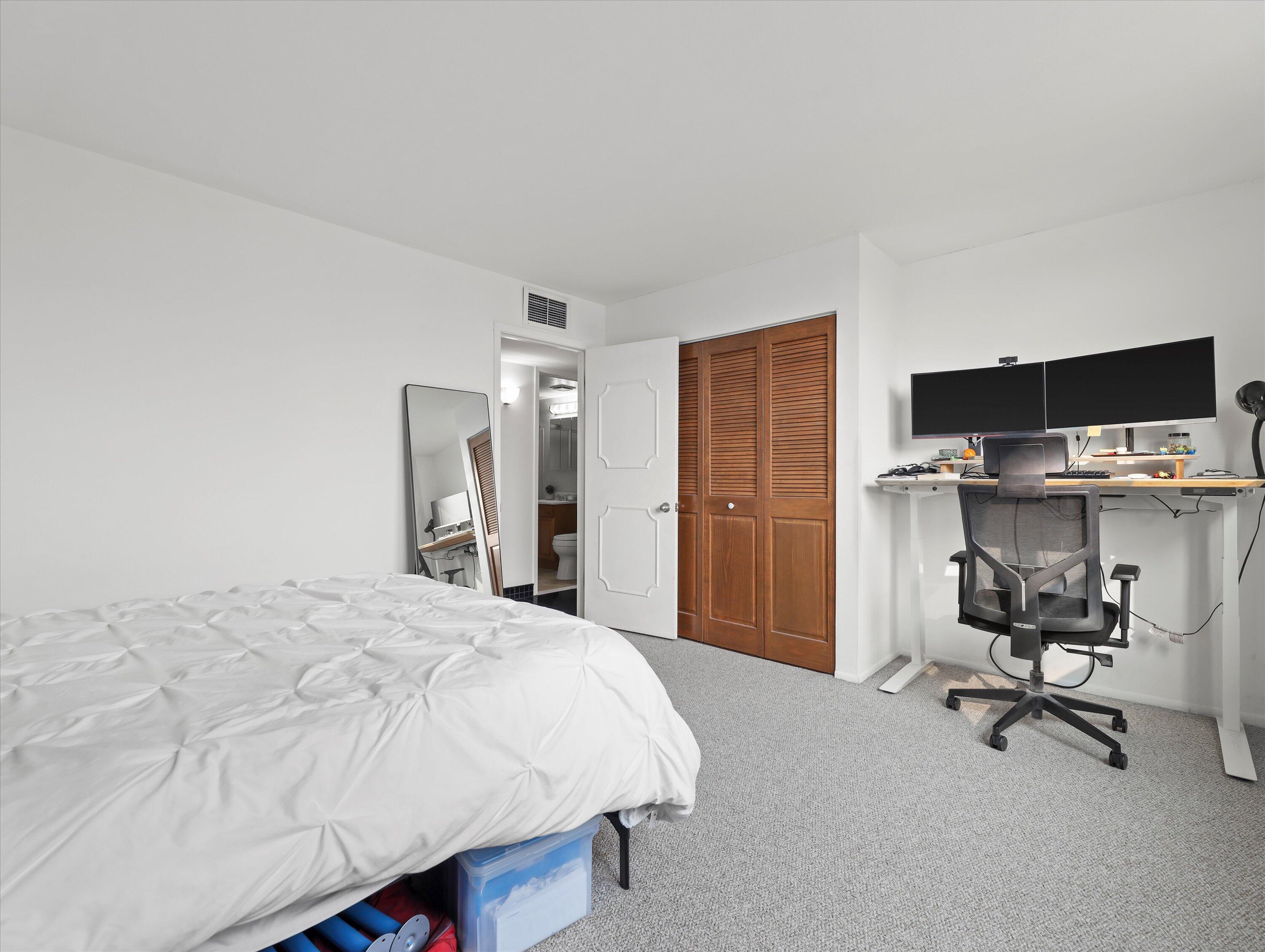 1707 N Prospect Ave 11B