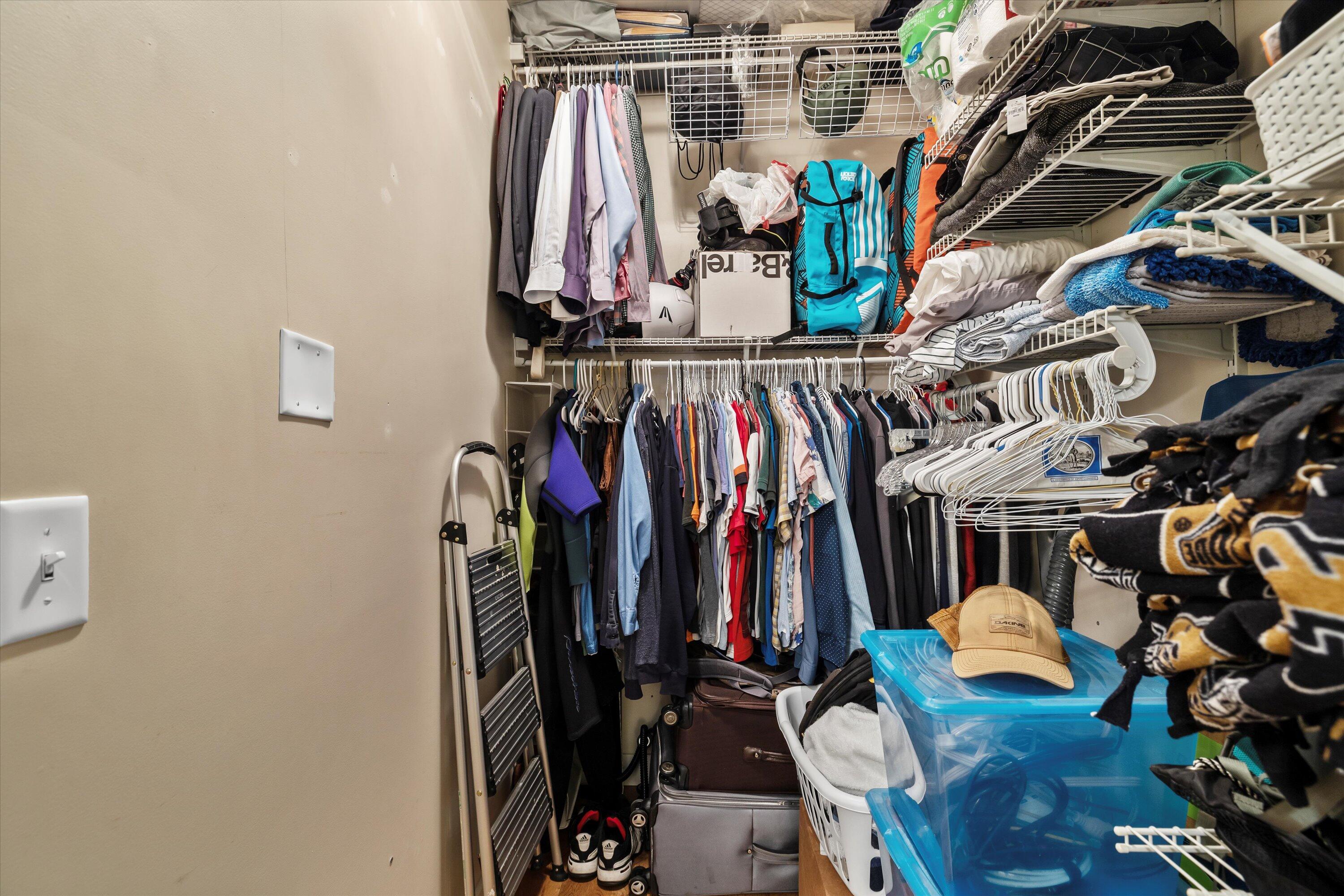 2080 N Commerce St 217