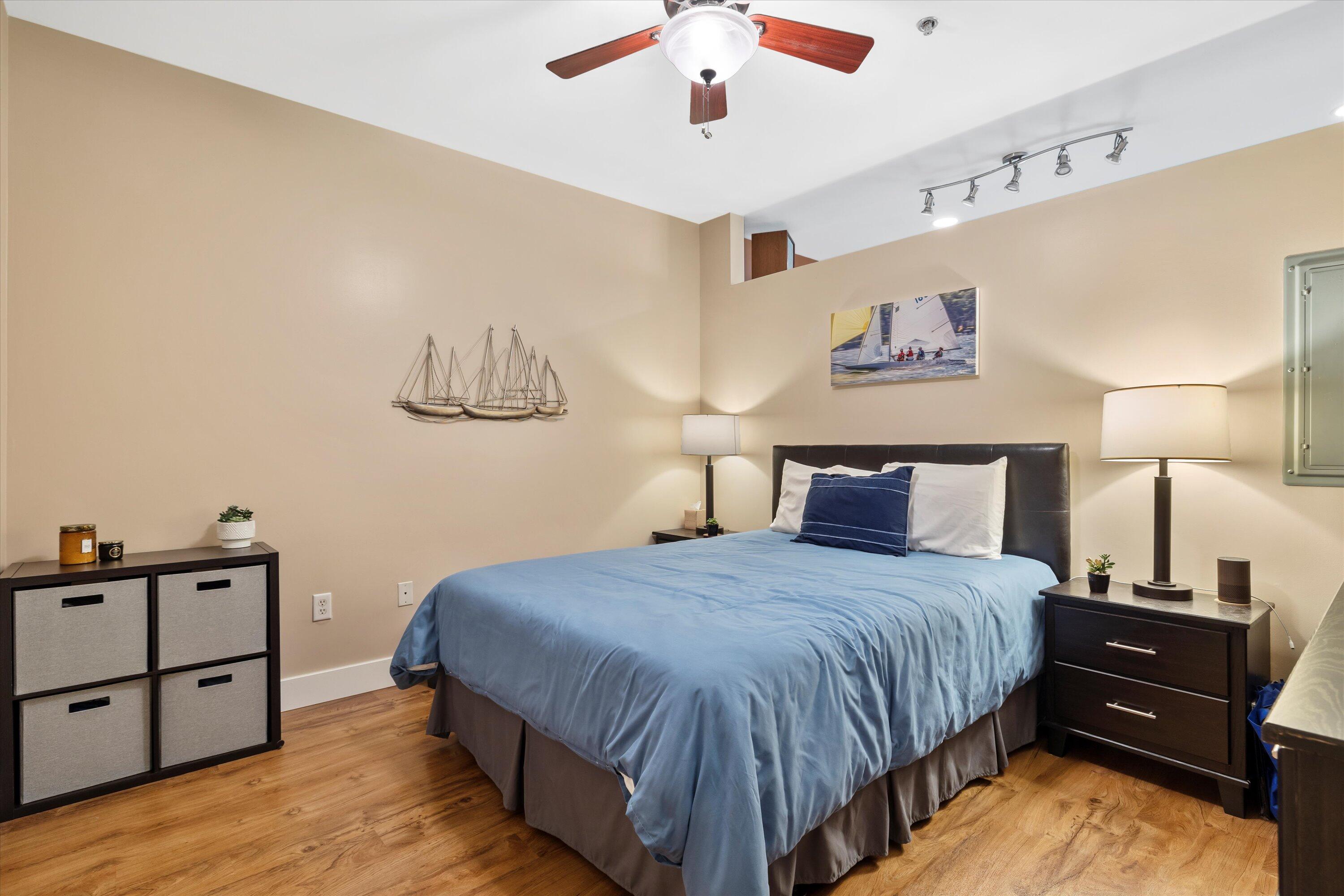 2080 N Commerce St 217