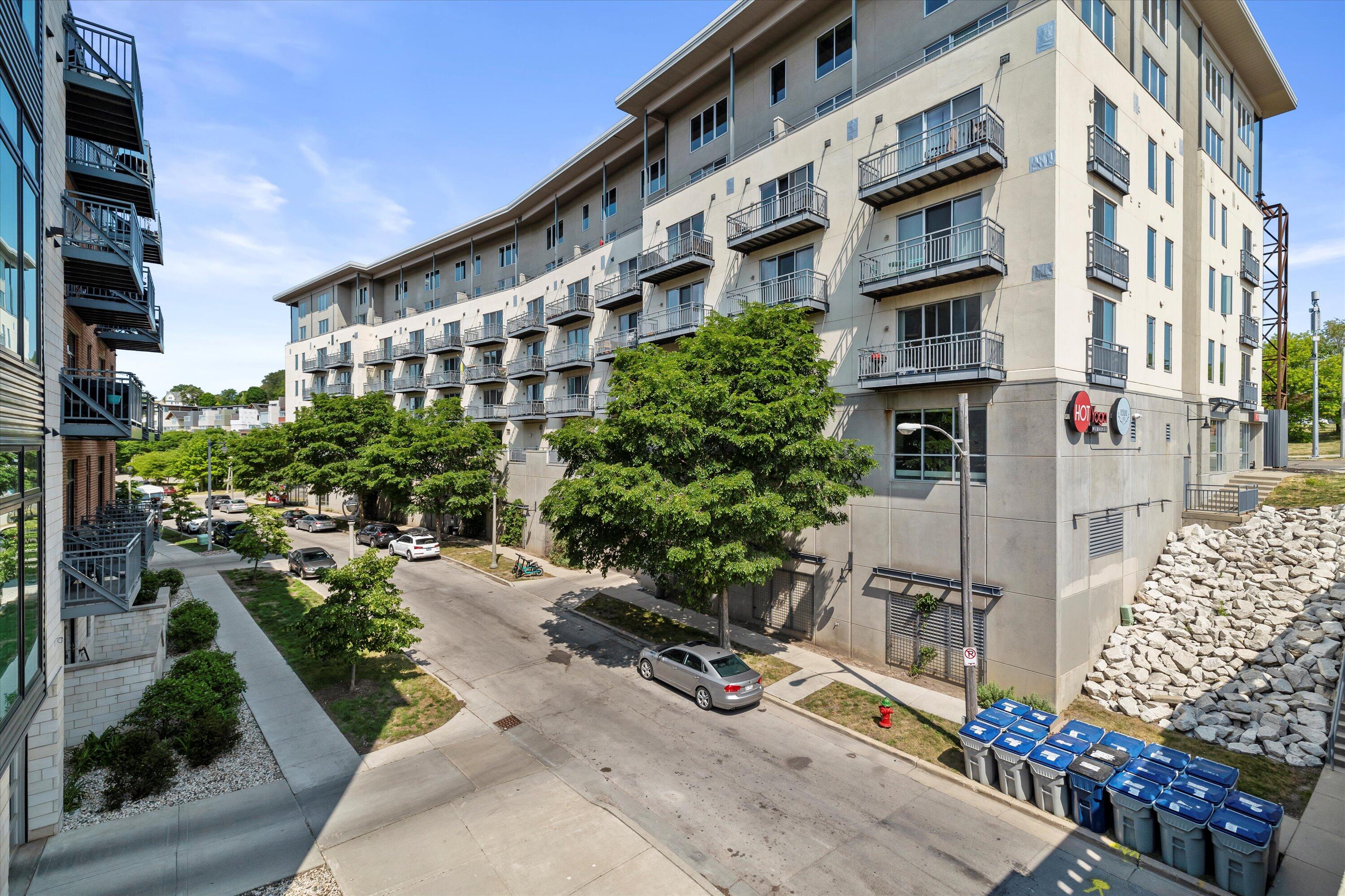 2080 N Commerce St 217