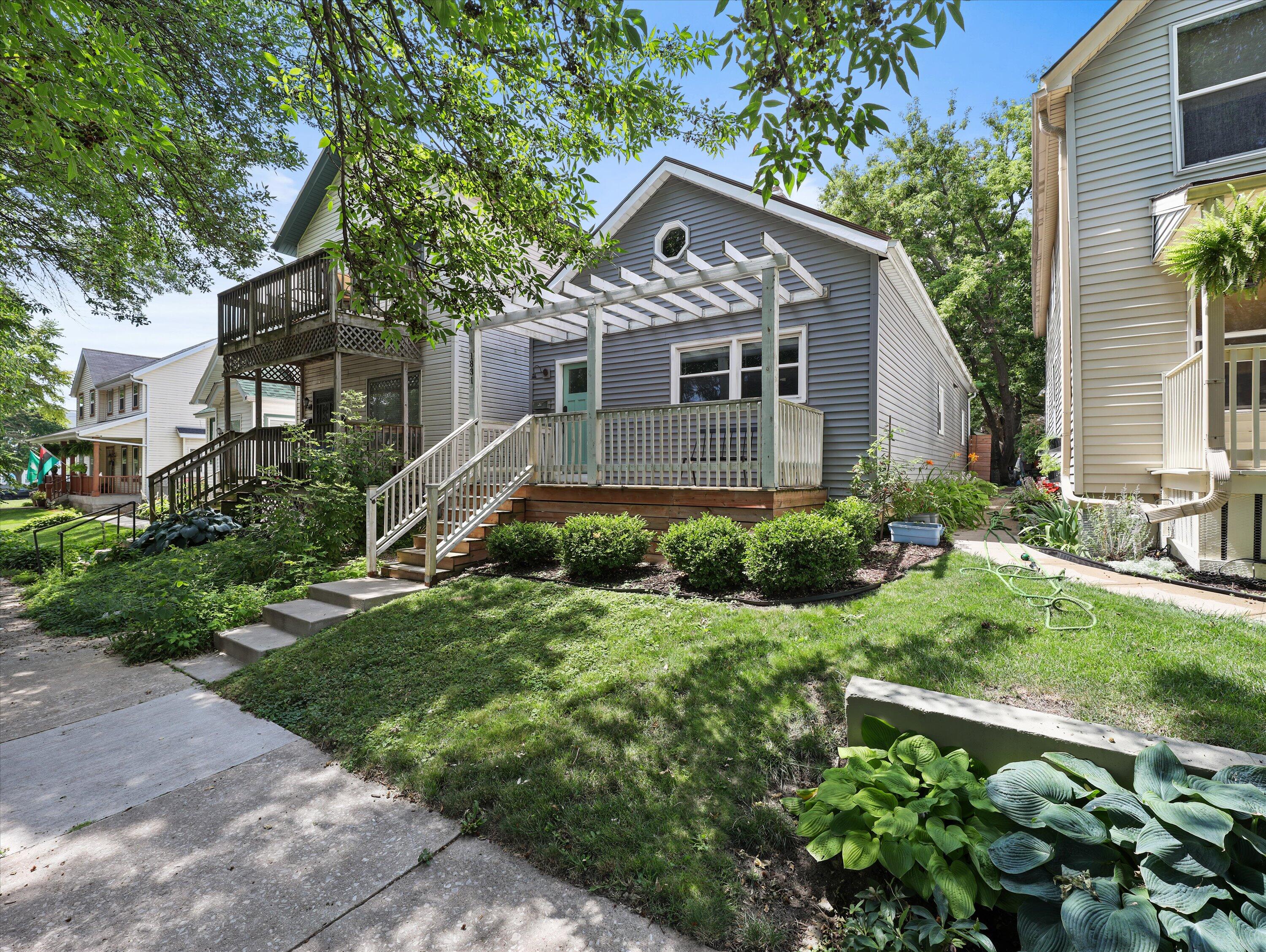 1831 Dr William Finlayson St