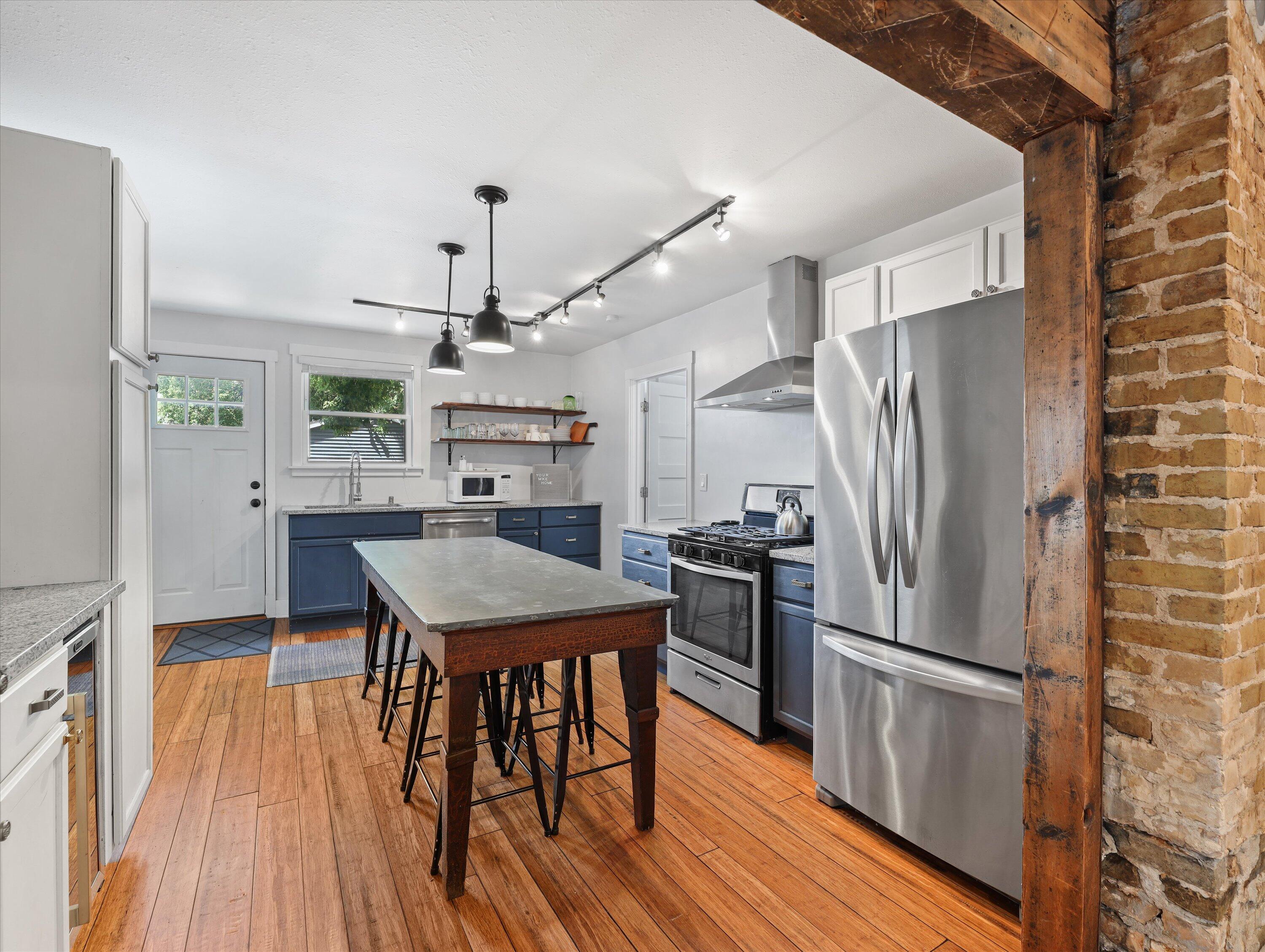 1831 Dr William Finlayson St