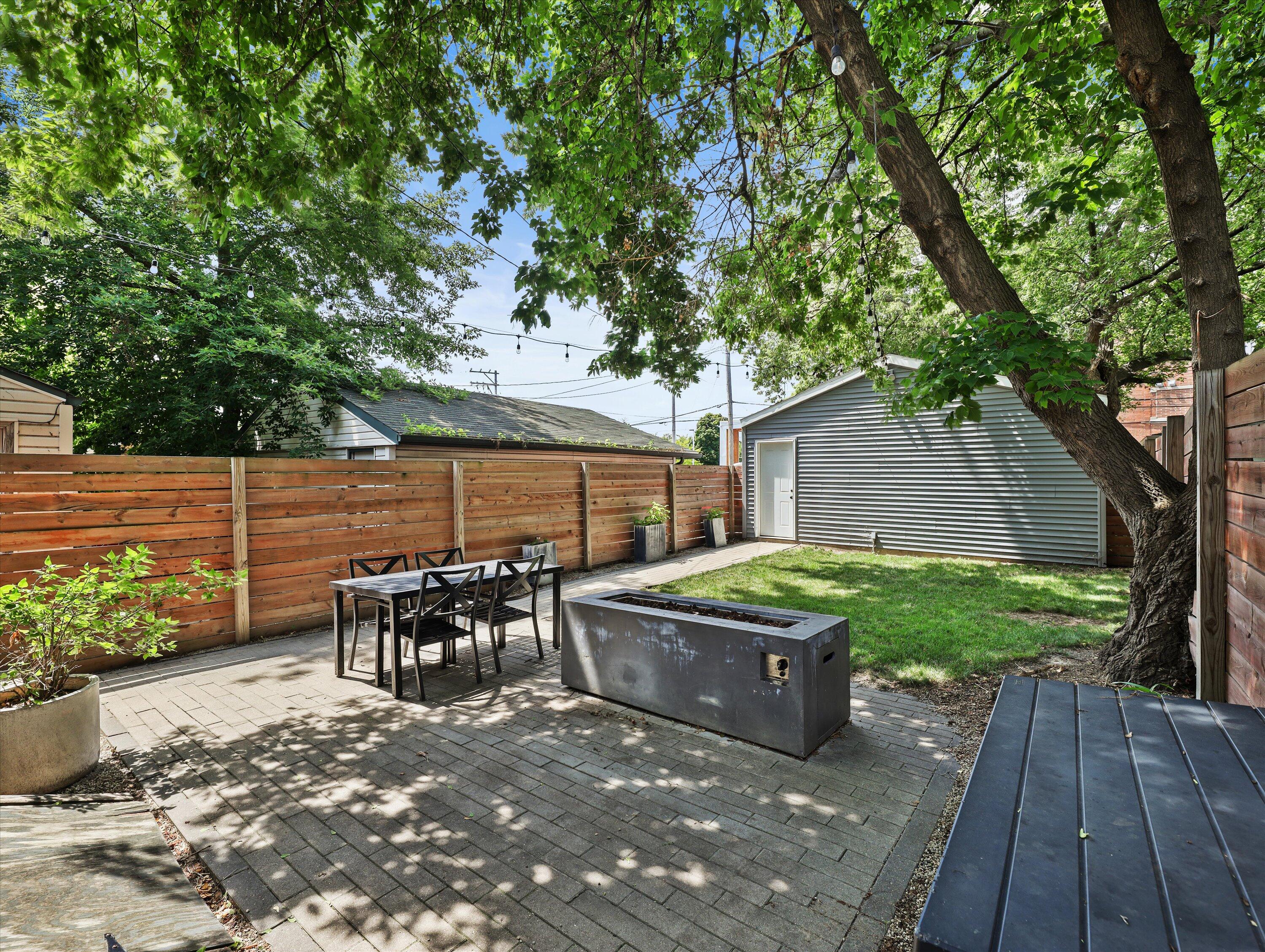 1831 Dr William Finlayson St