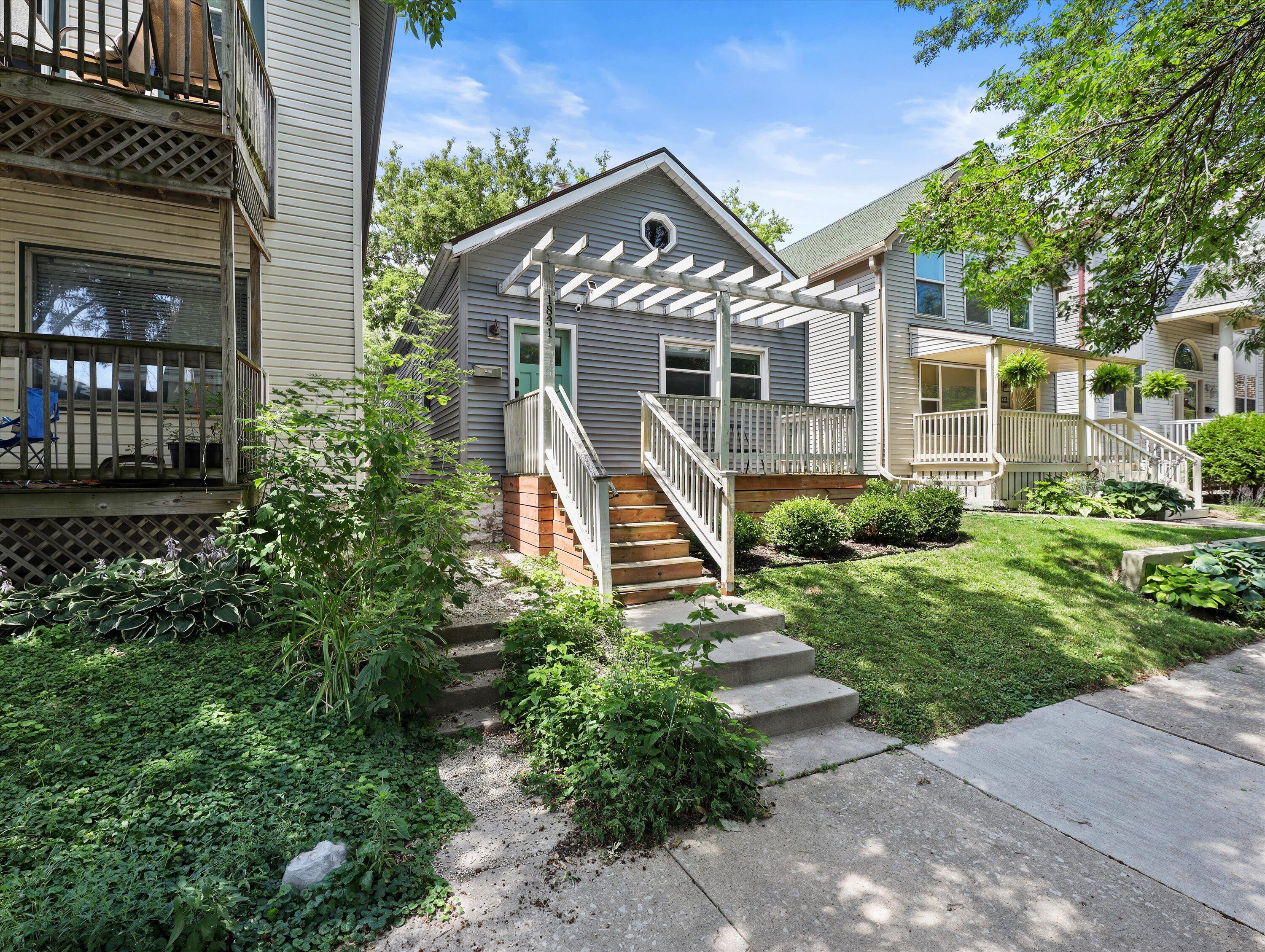 1831 Dr William Finlayson St