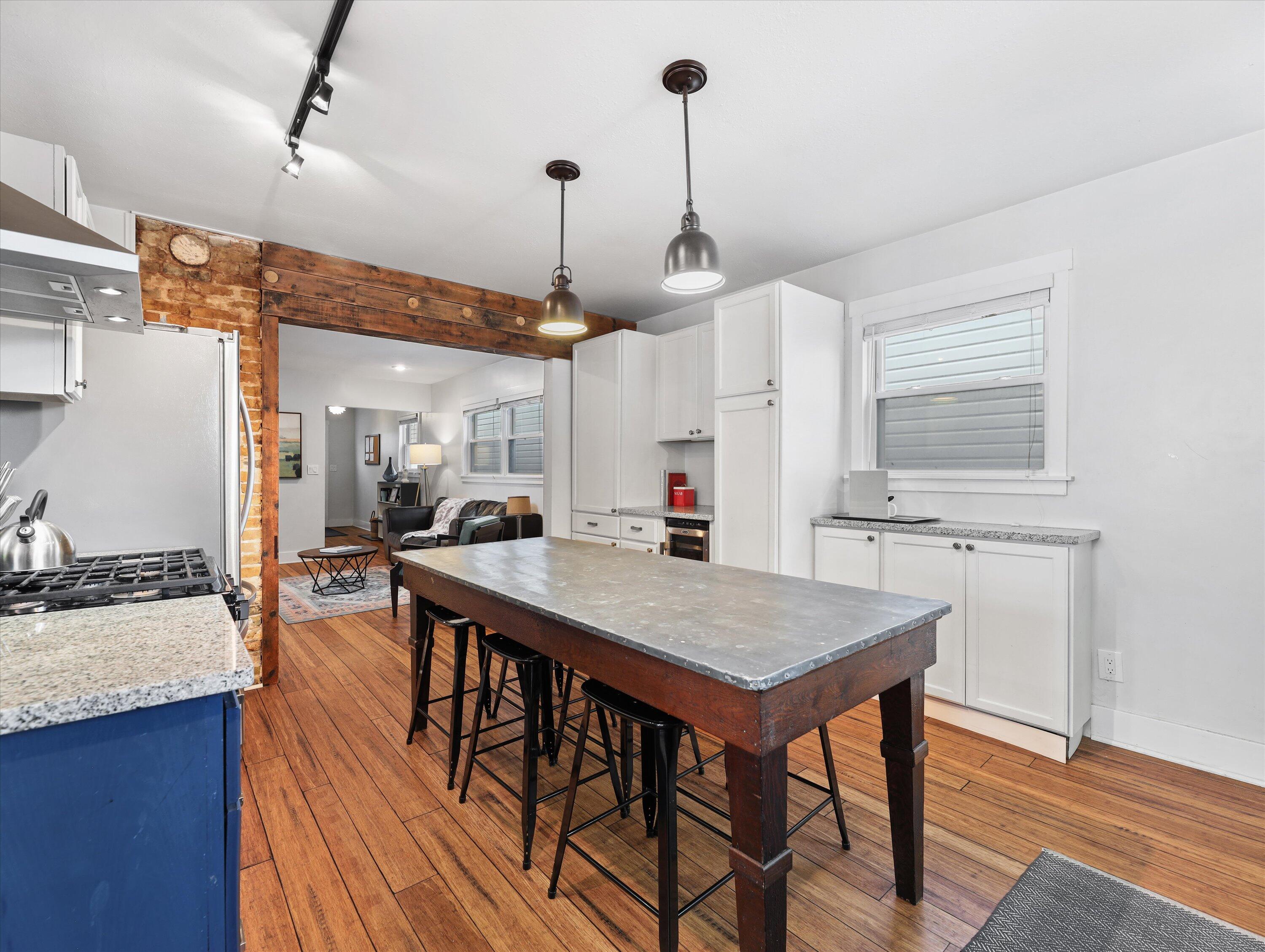 1831 Dr William Finlayson St