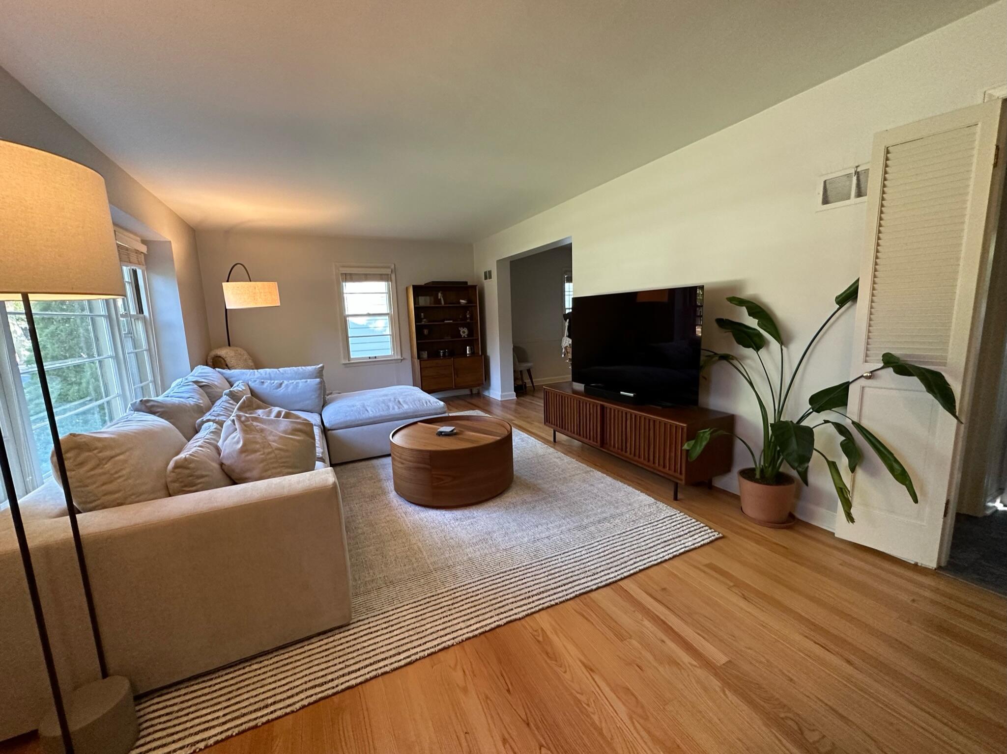 5928 N Bay Ridge Ave