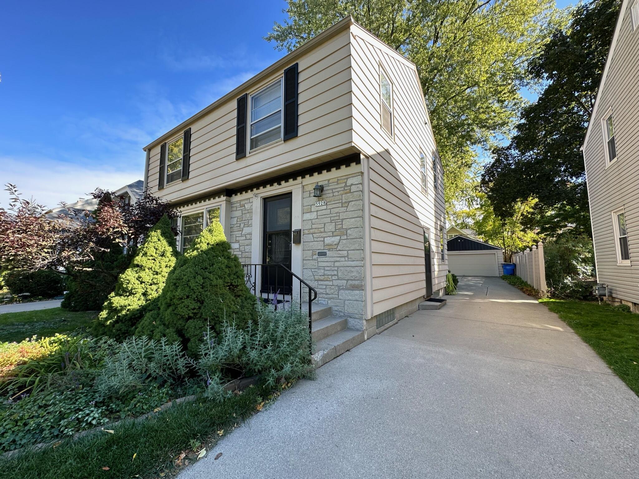 5928 N Bay Ridge Ave