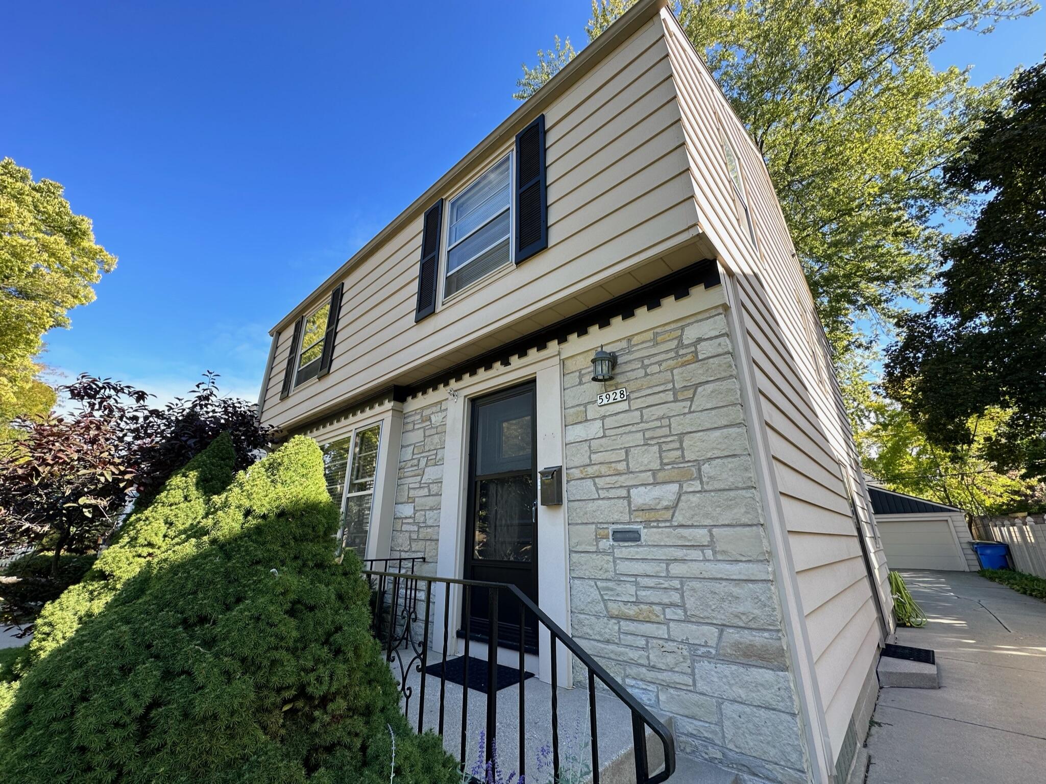 5928 N Bay Ridge Ave