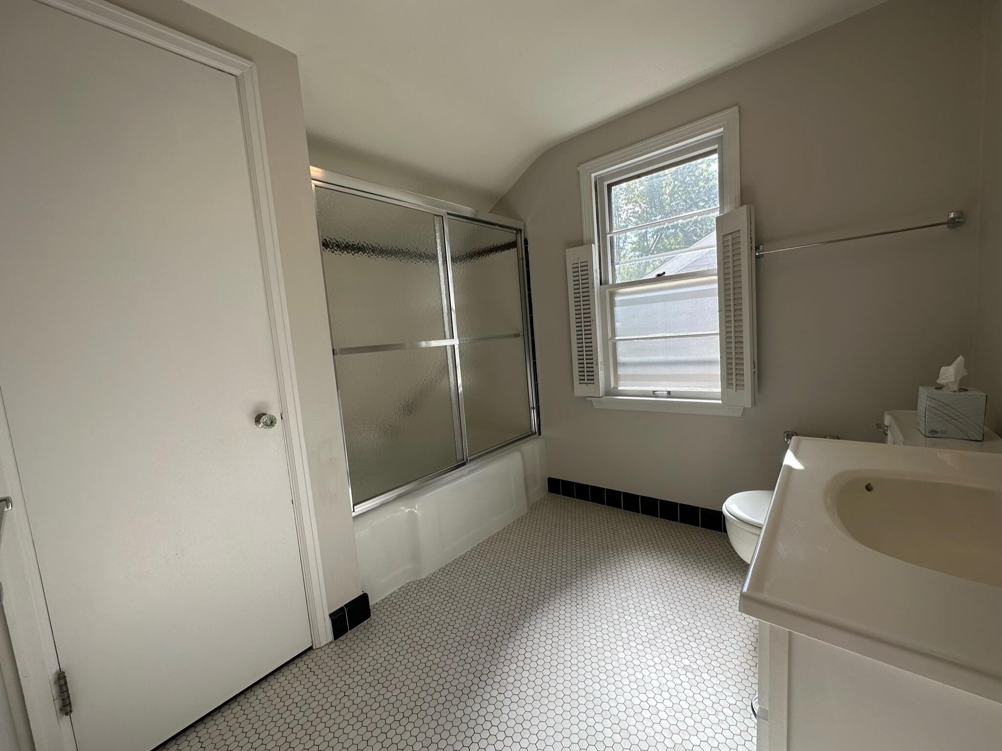 5928 N Bay Ridge Ave