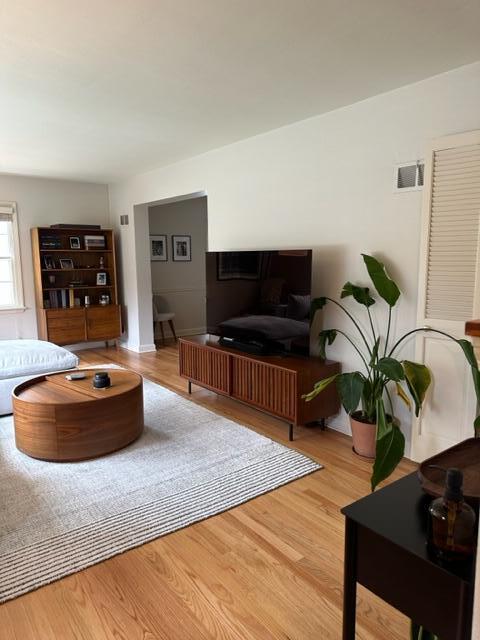 5928 N Bay Ridge Ave