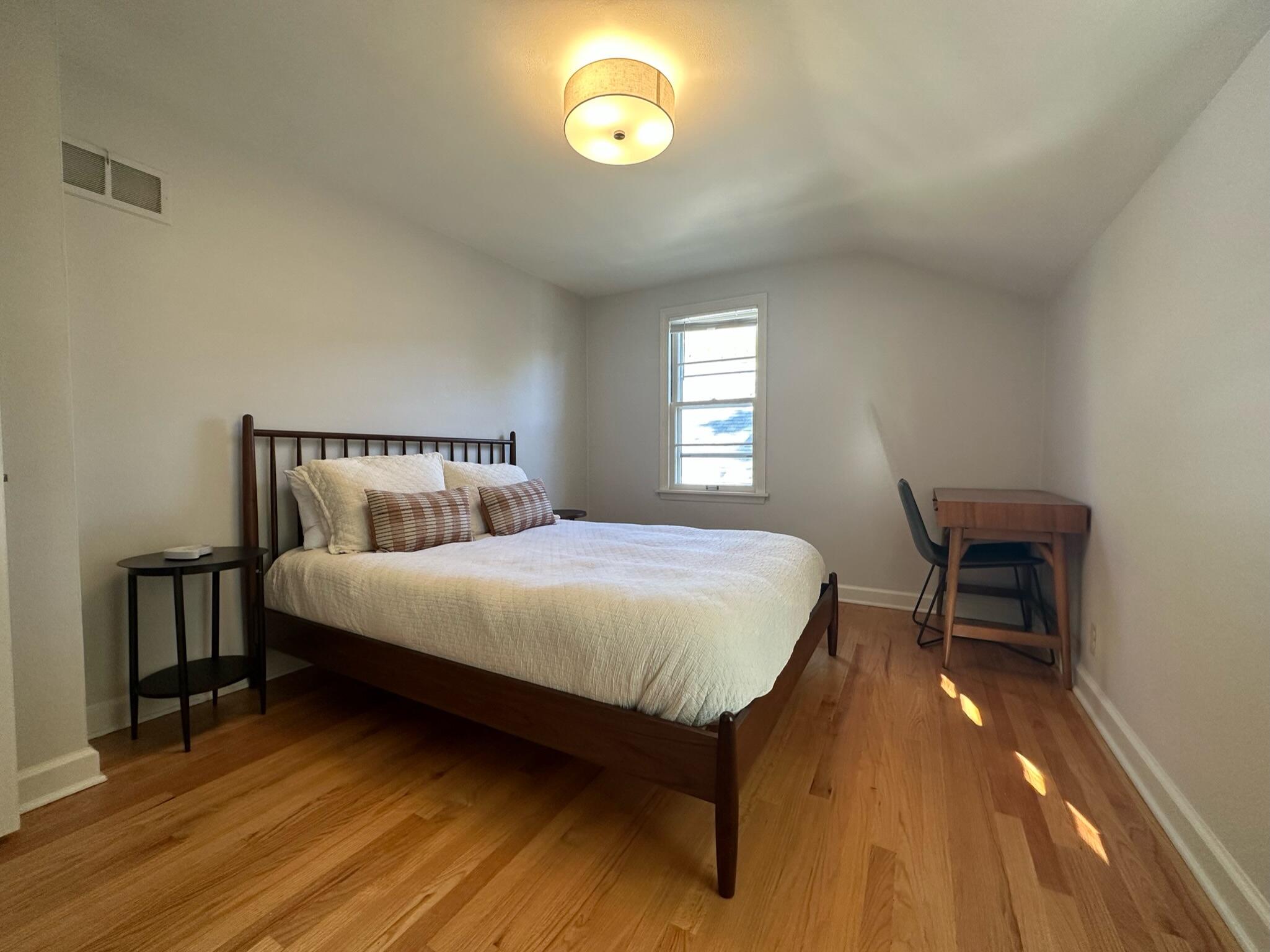 5928 N Bay Ridge Ave