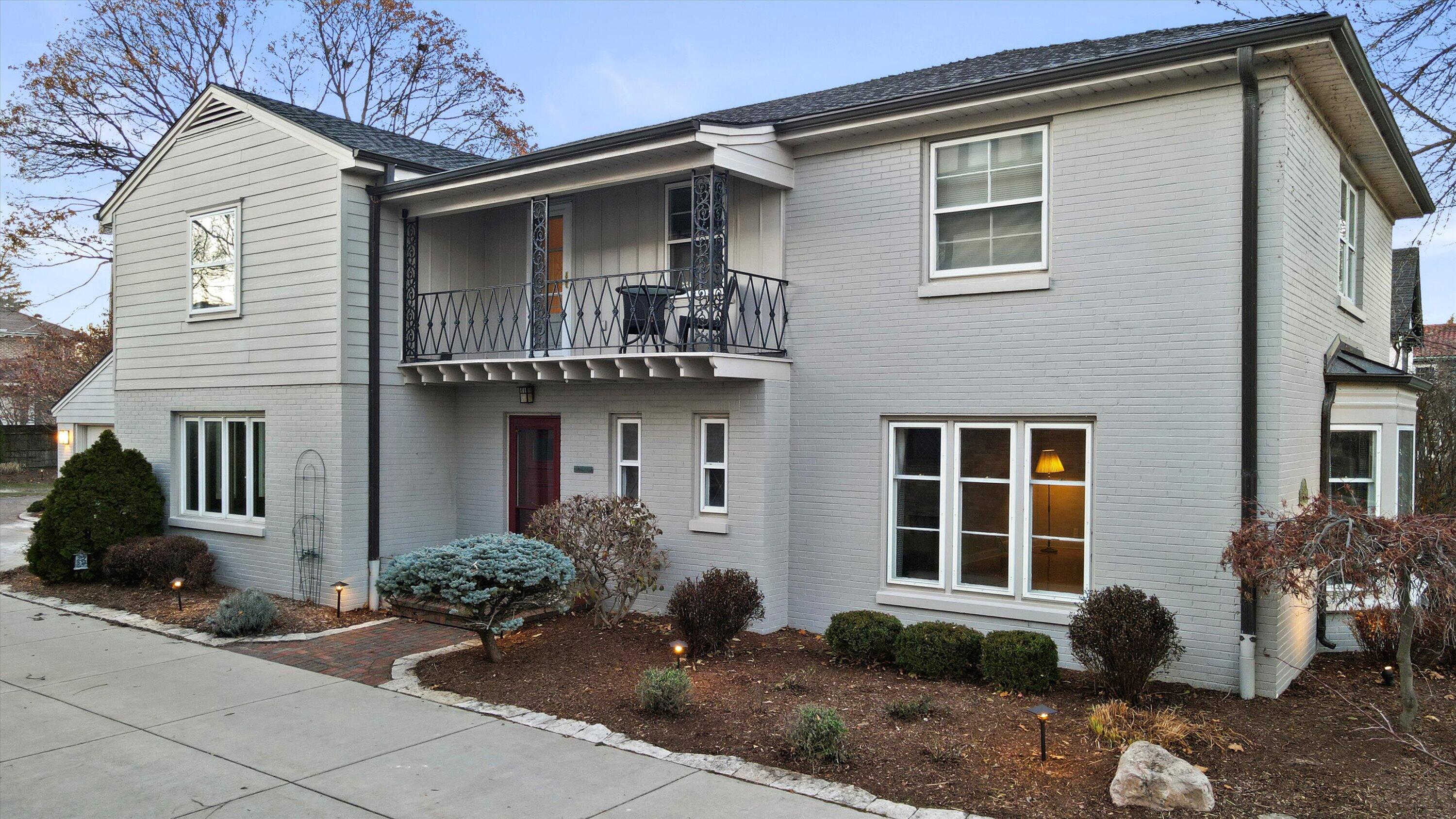 3459 N Lake Dr