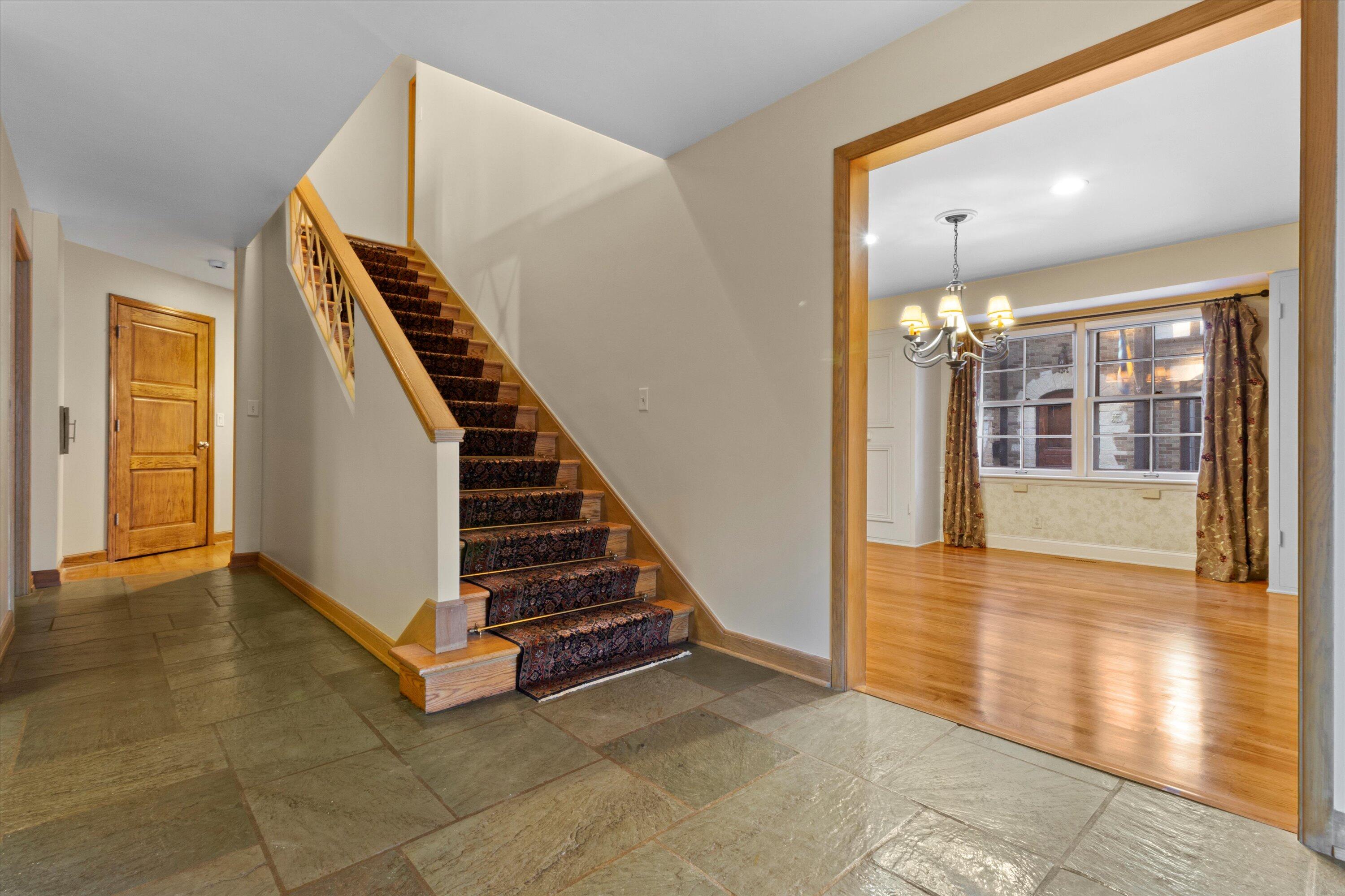 3459 N Lake Dr
