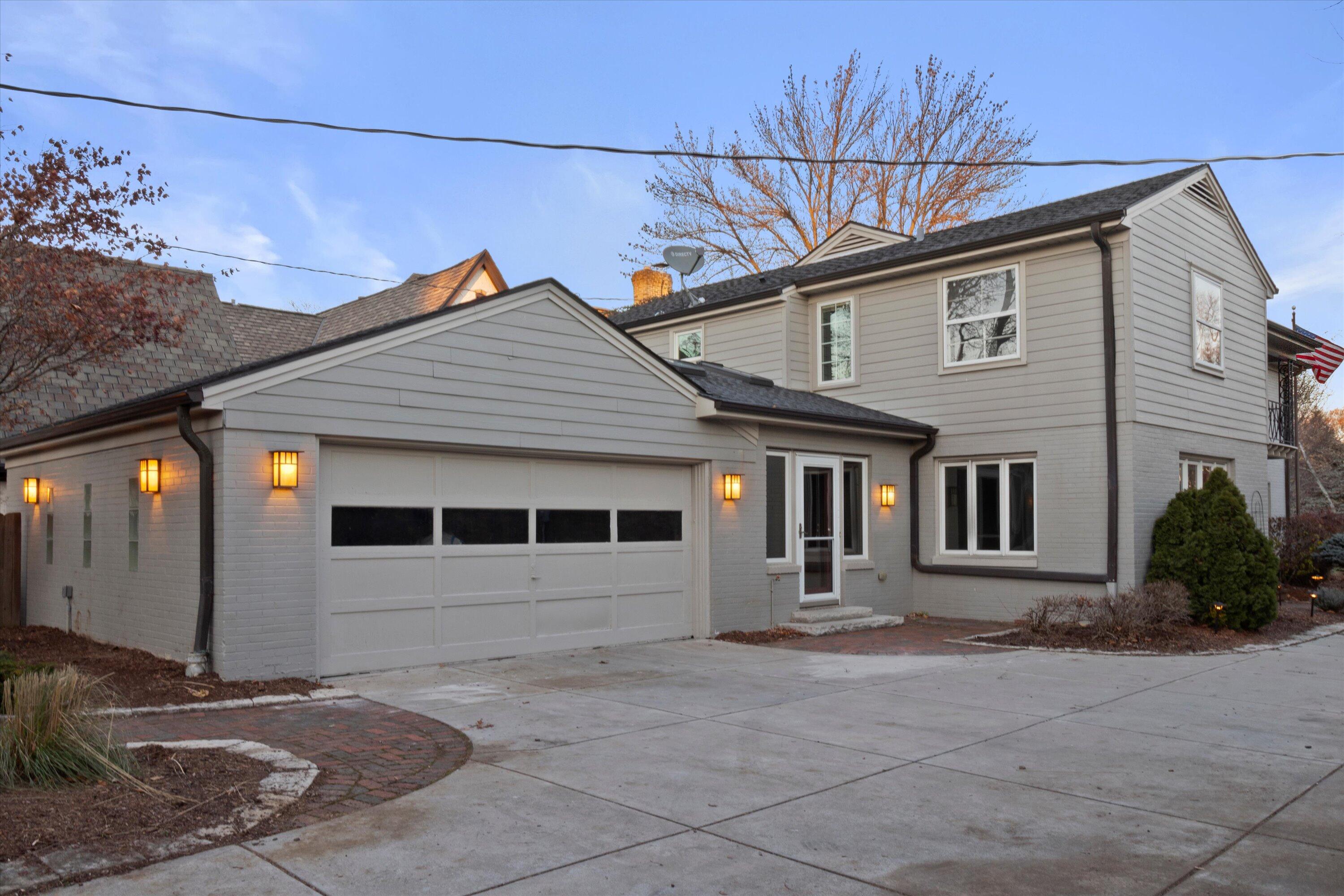 3459 N Lake Dr