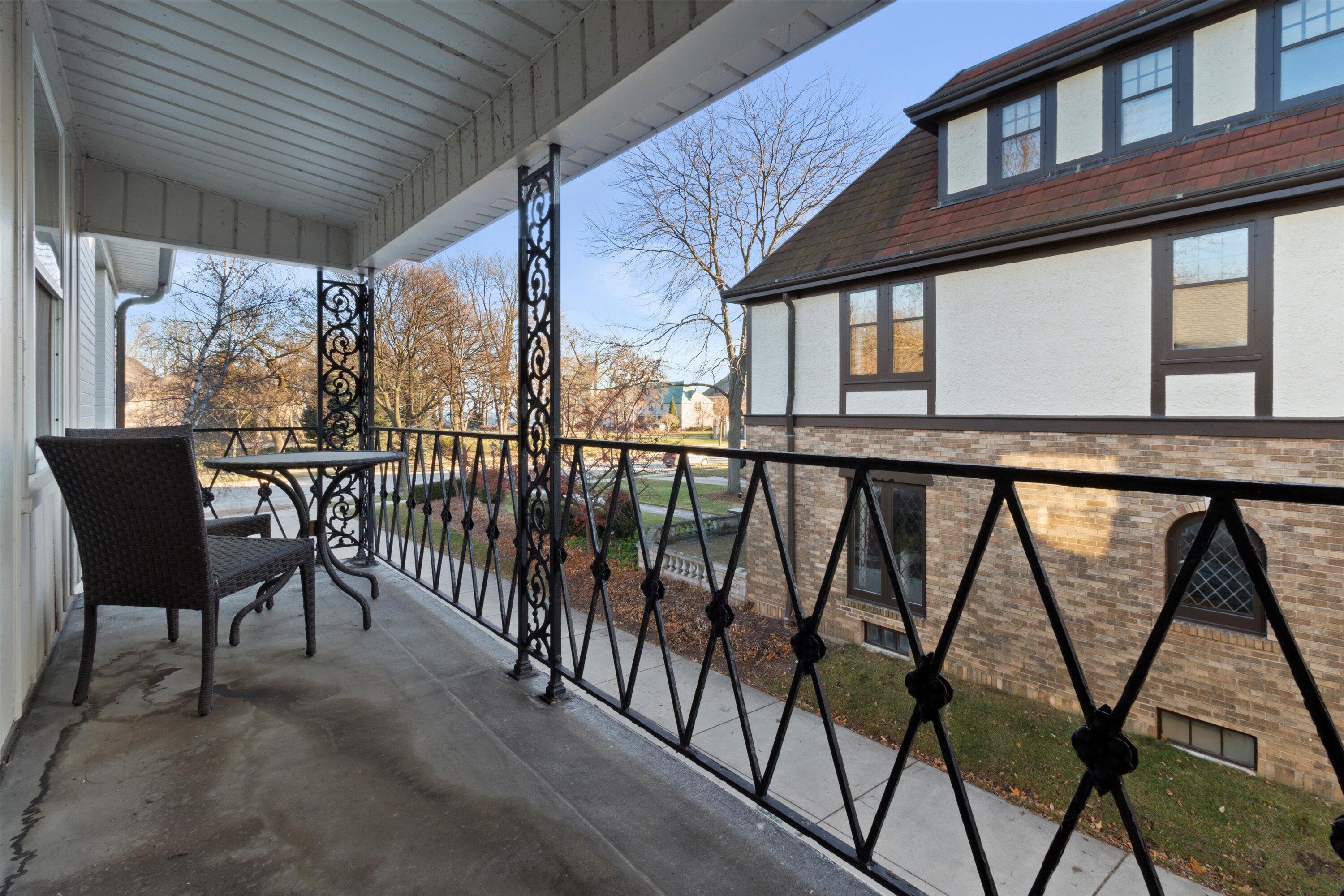 3459 N Lake Dr