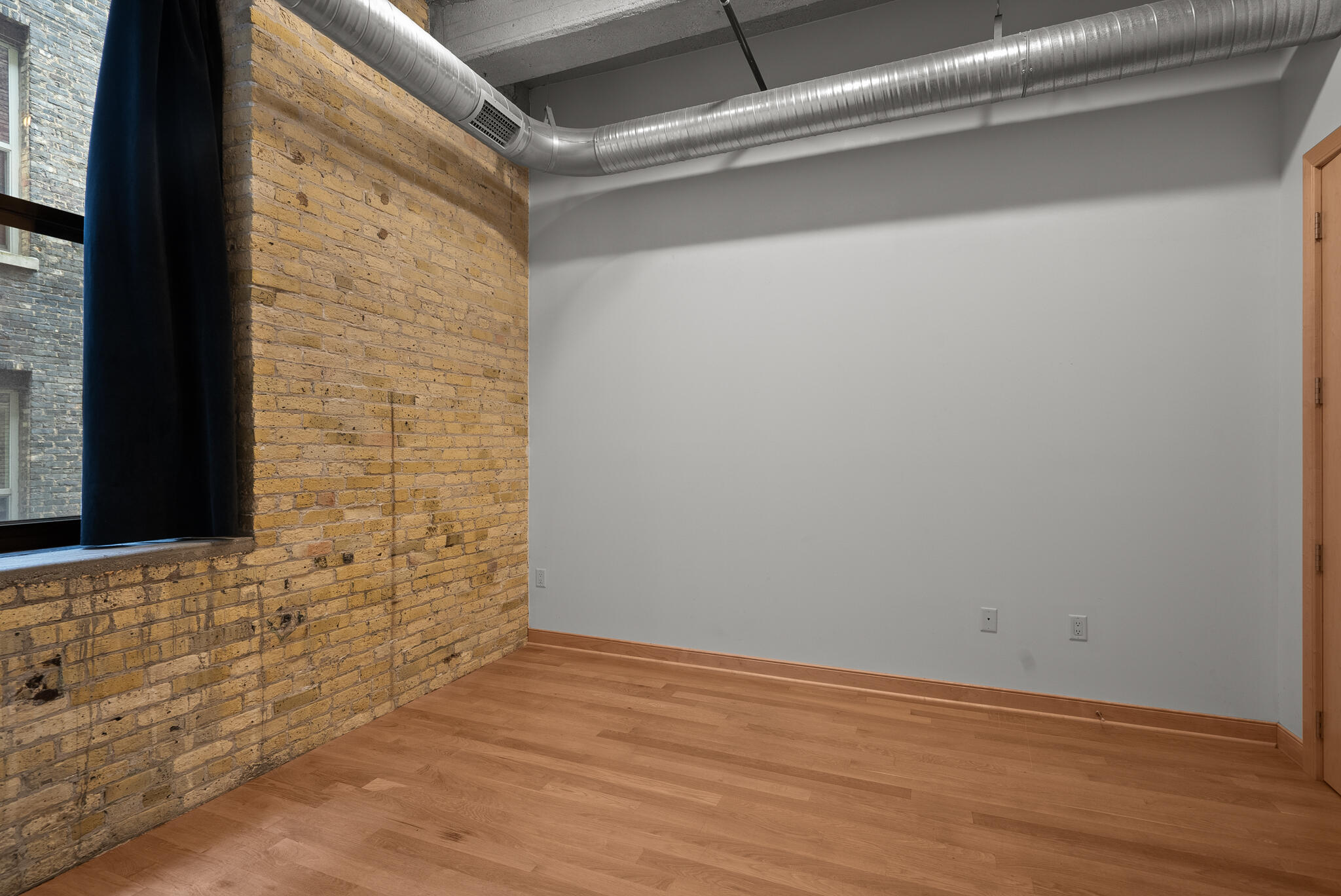 239 E Chicago St 404