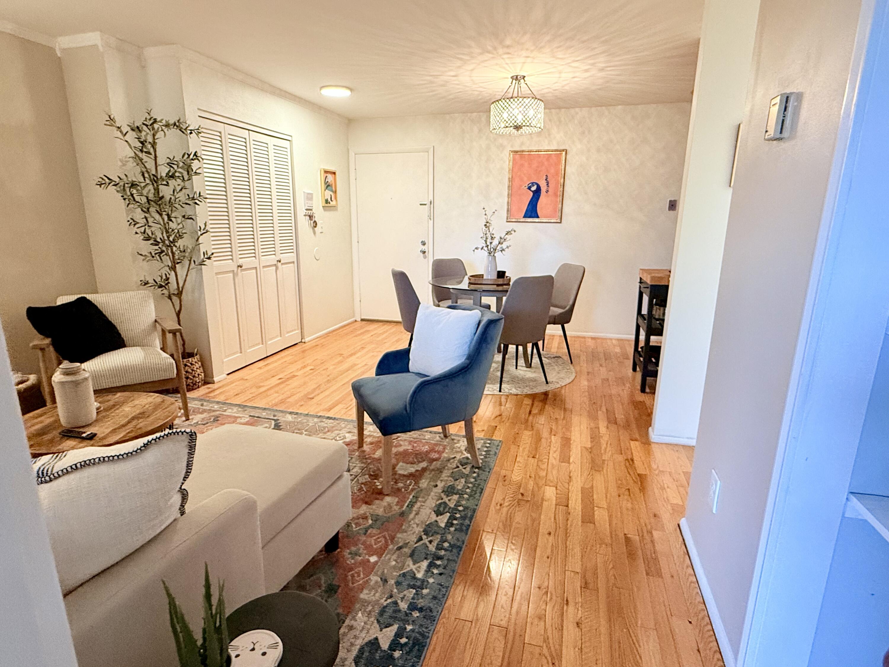 2025 E Greenwich Ave