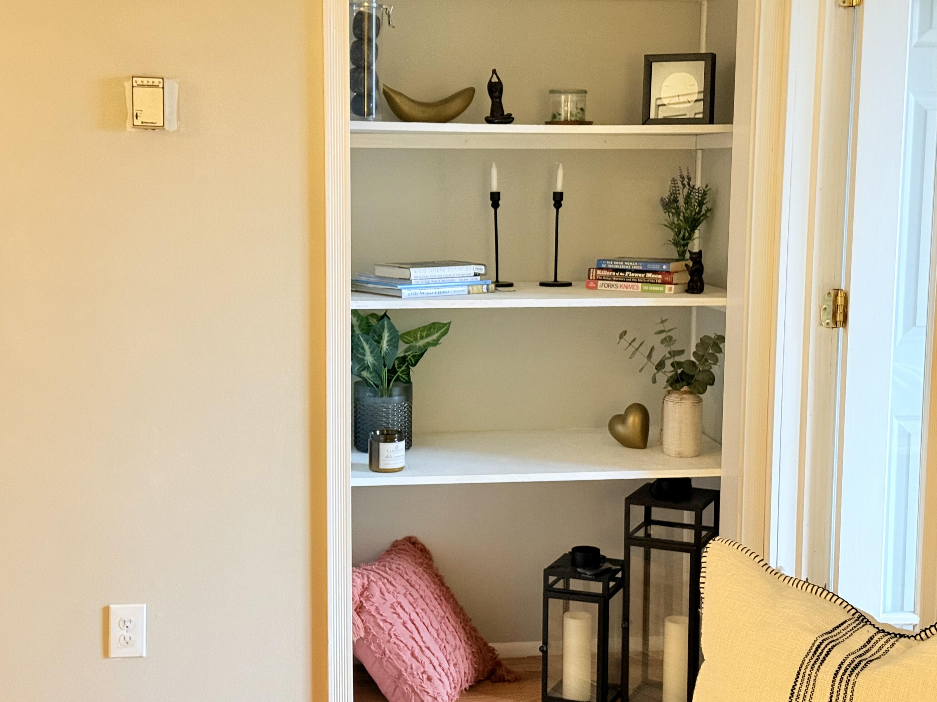 2025 E Greenwich Ave