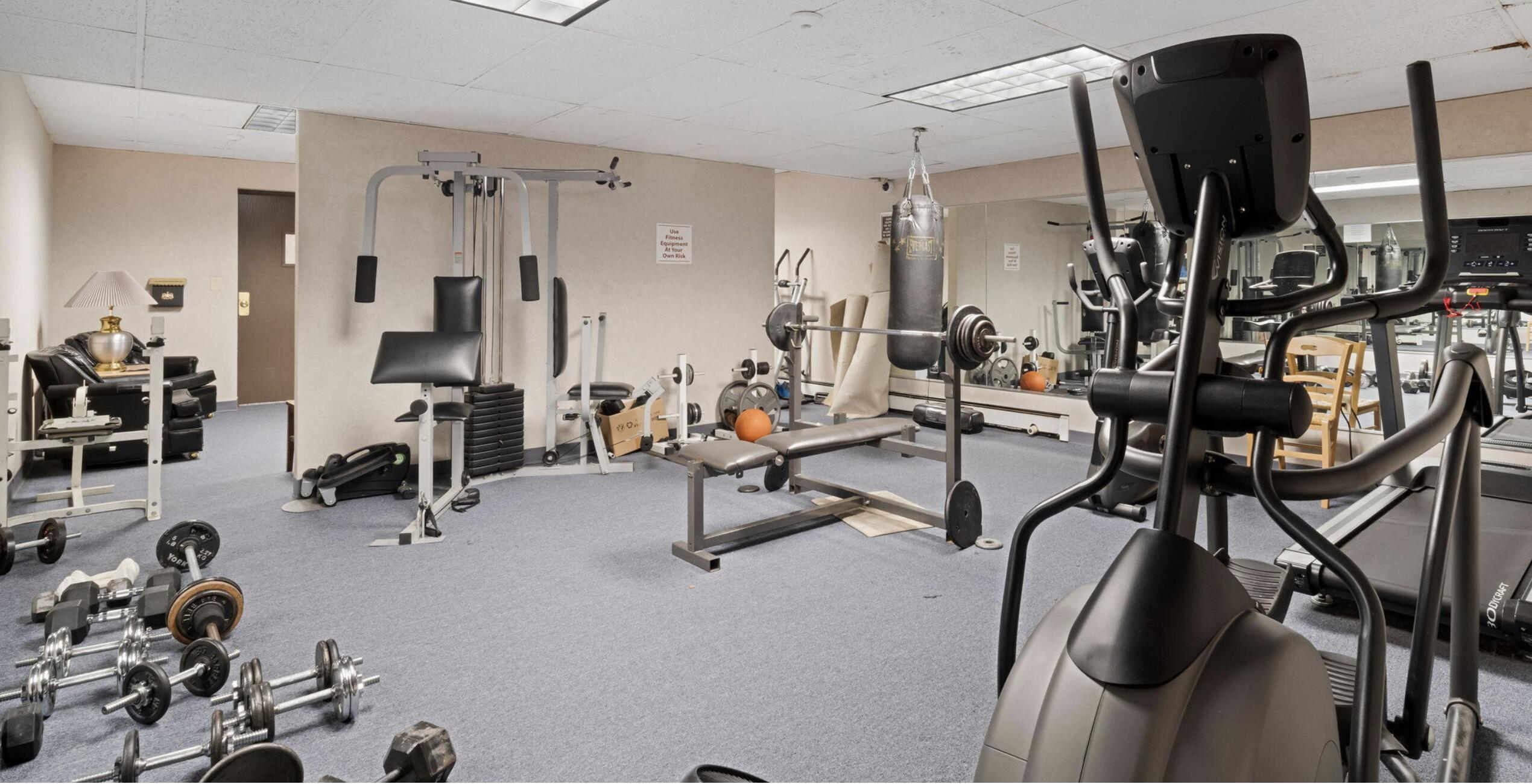 2025 E Greenwich Ave