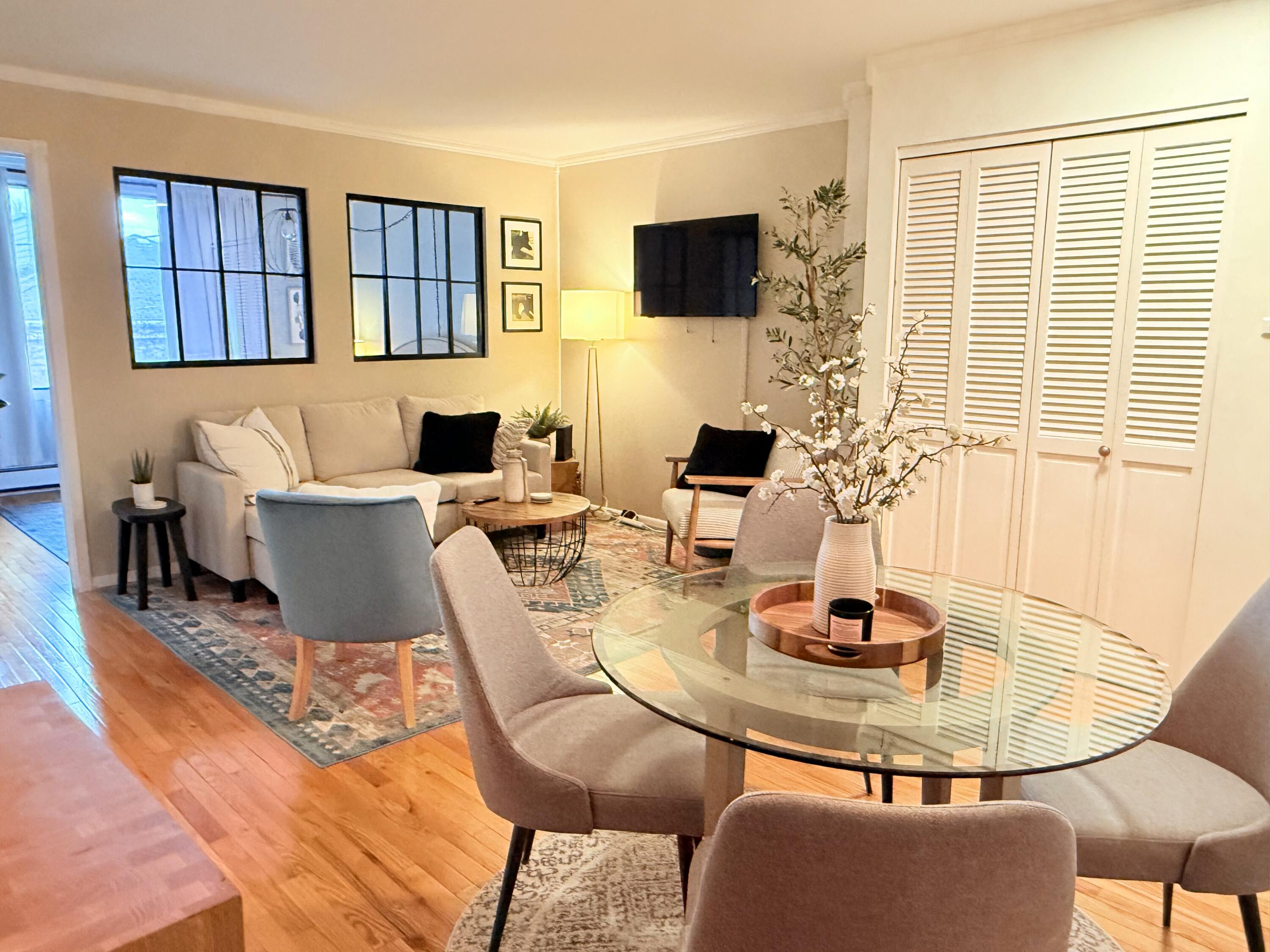 2025 E Greenwich Ave