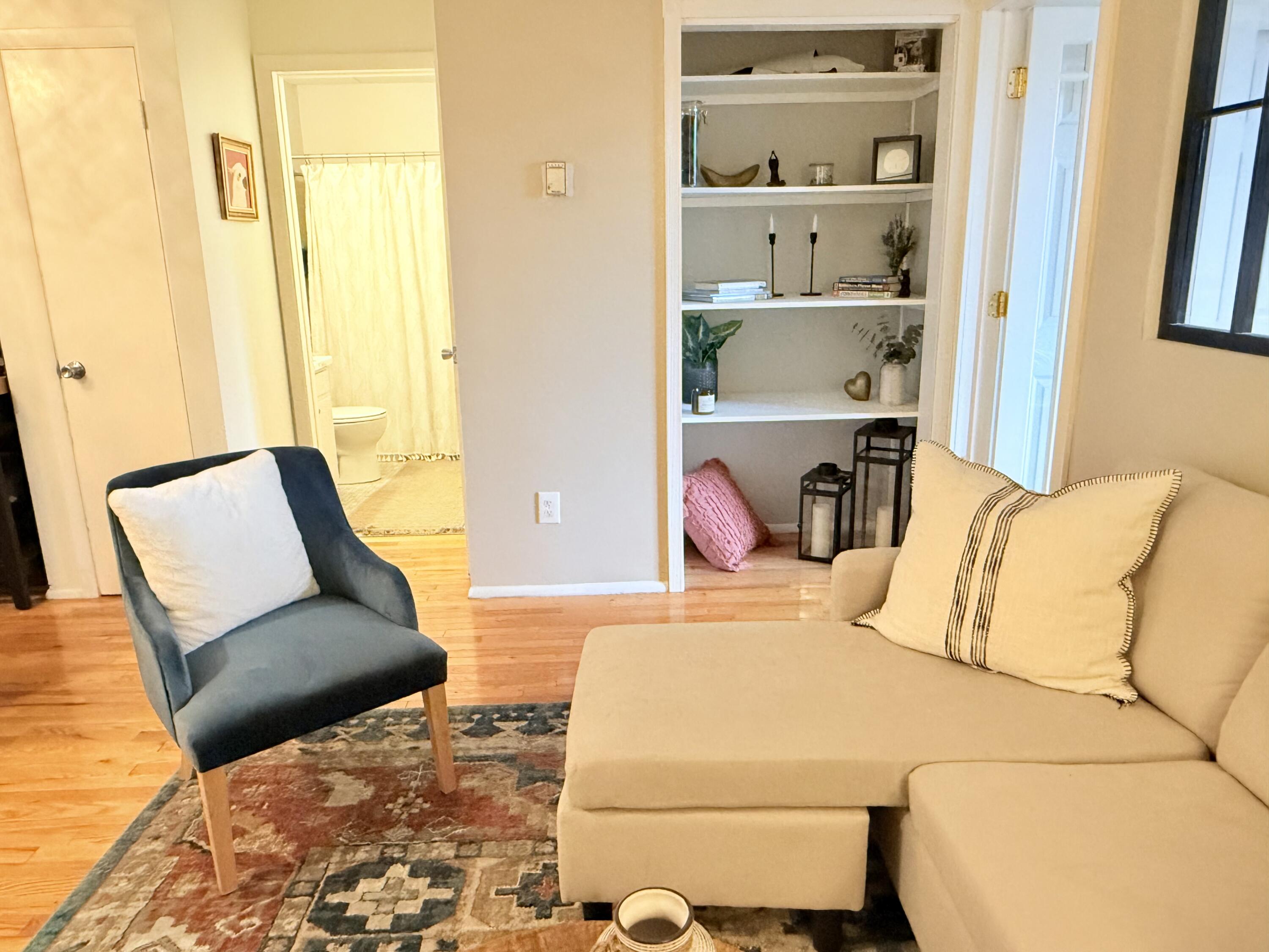 2025 E Greenwich Ave