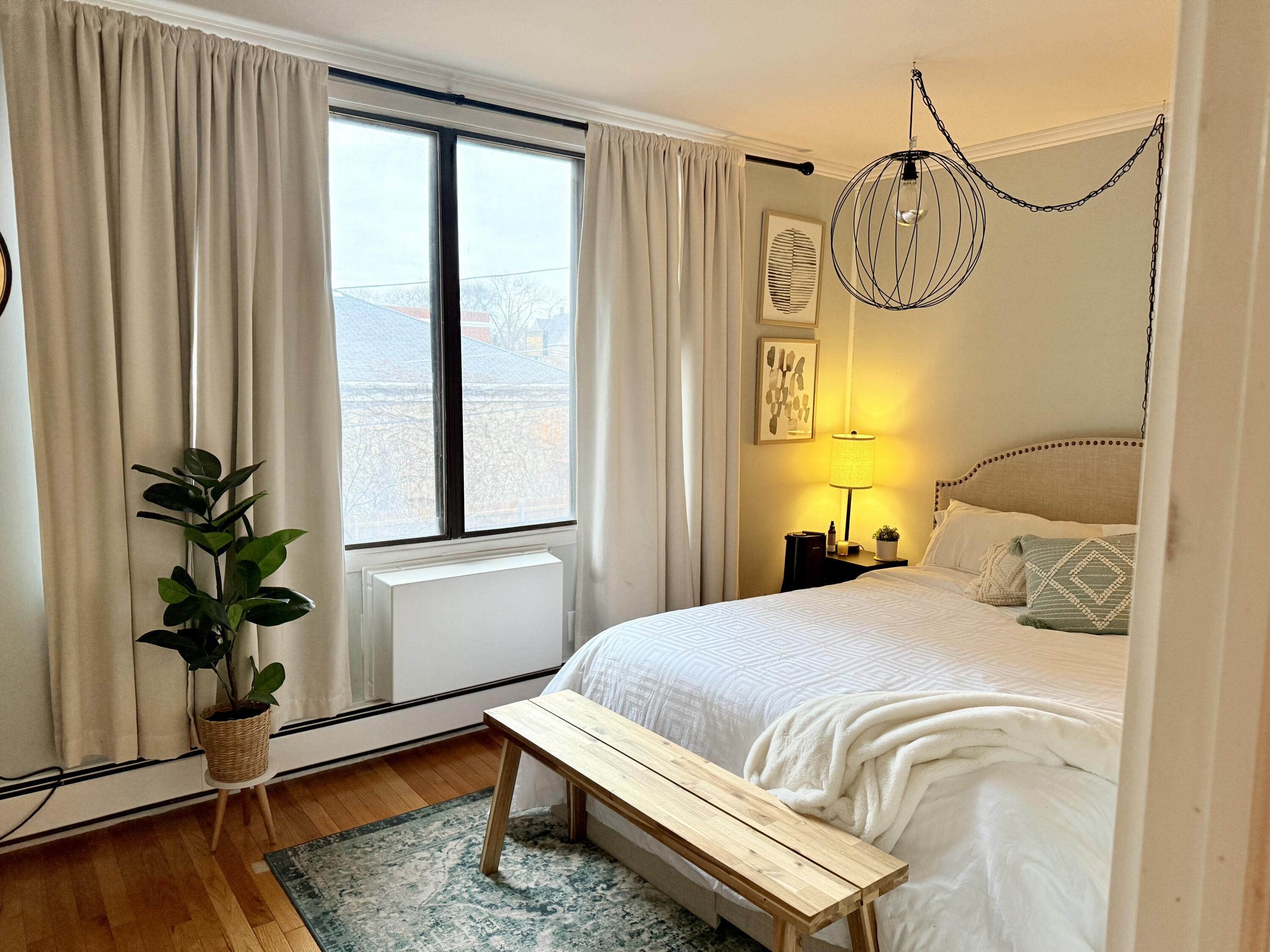 2025 E Greenwich Ave