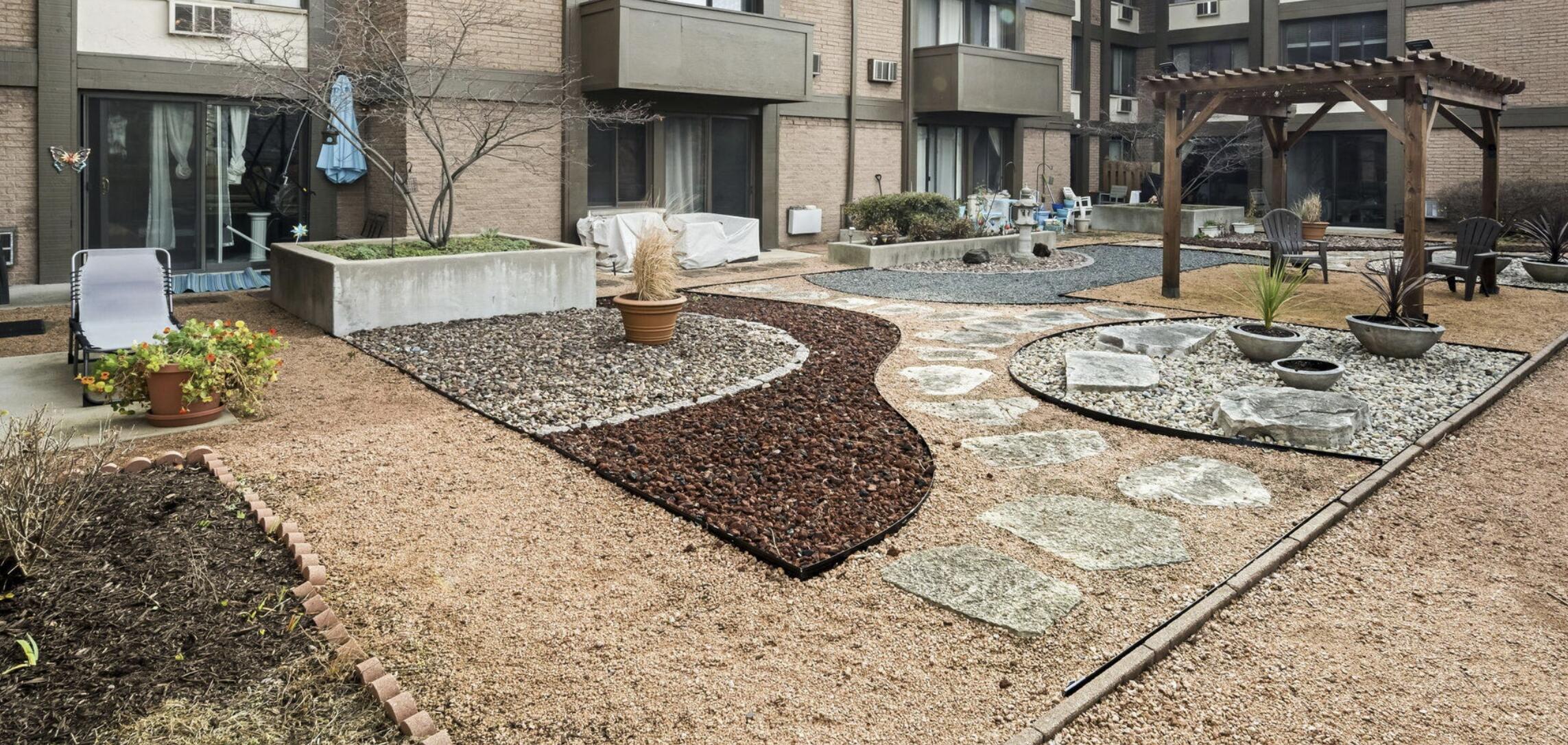 2025 E Greenwich Ave