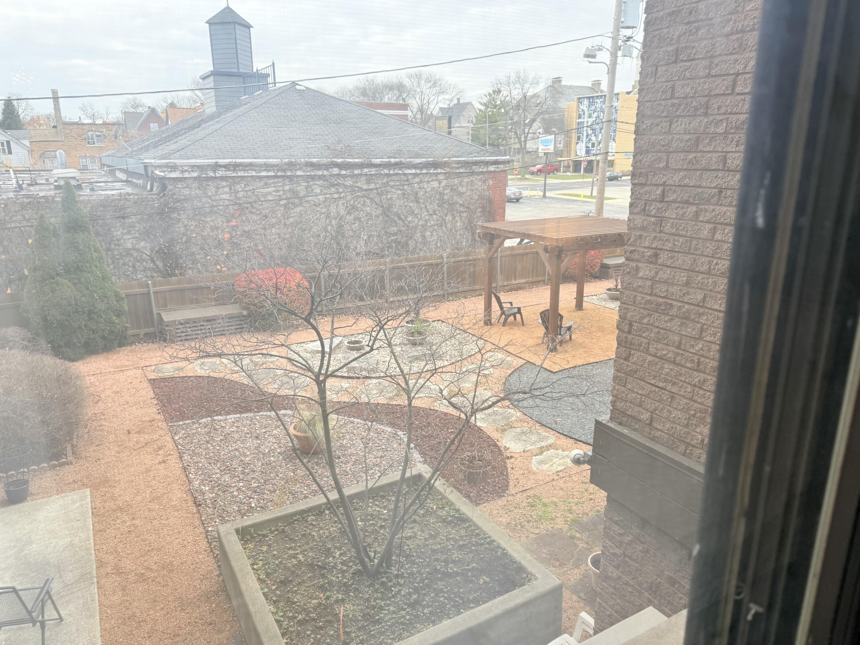 2025 E Greenwich Ave