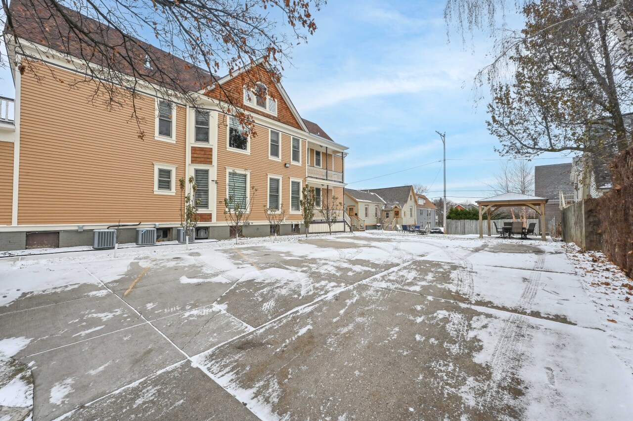 2012 N Palmer St