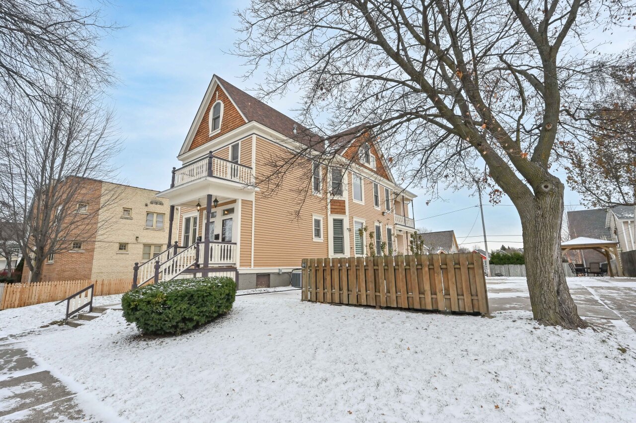 2012 N Palmer St