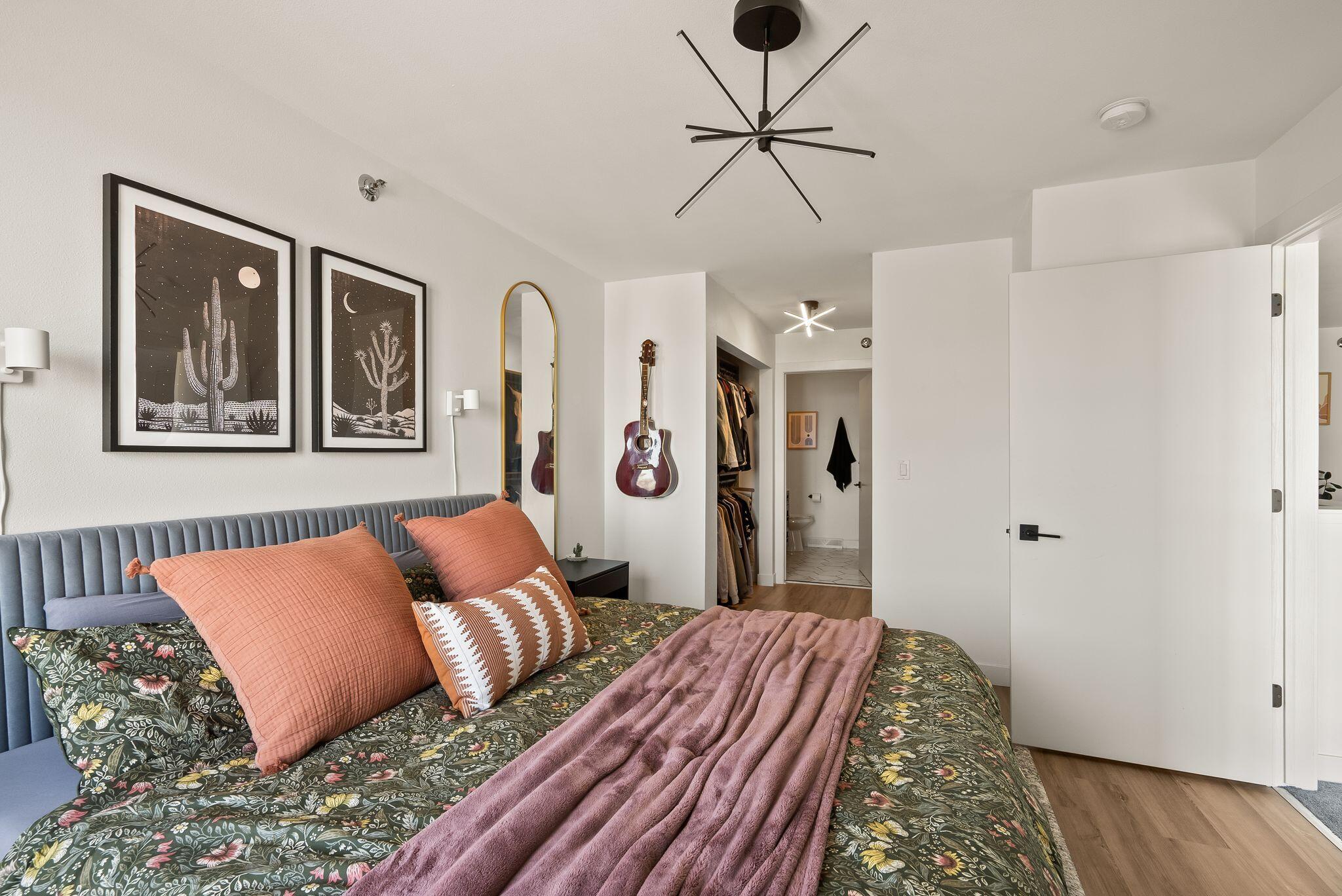 2121 S Kinnickinnic Ave