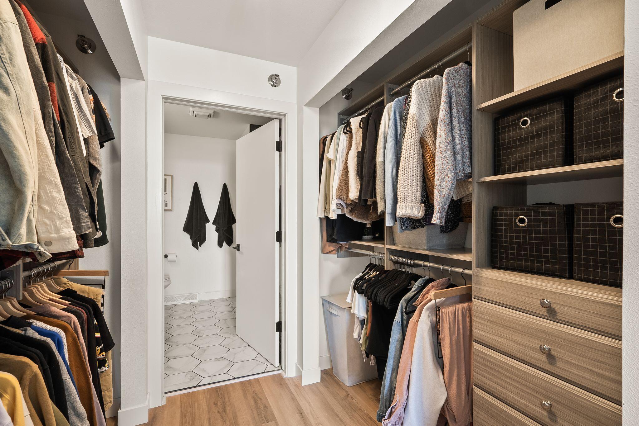 2121 S Kinnickinnic Ave