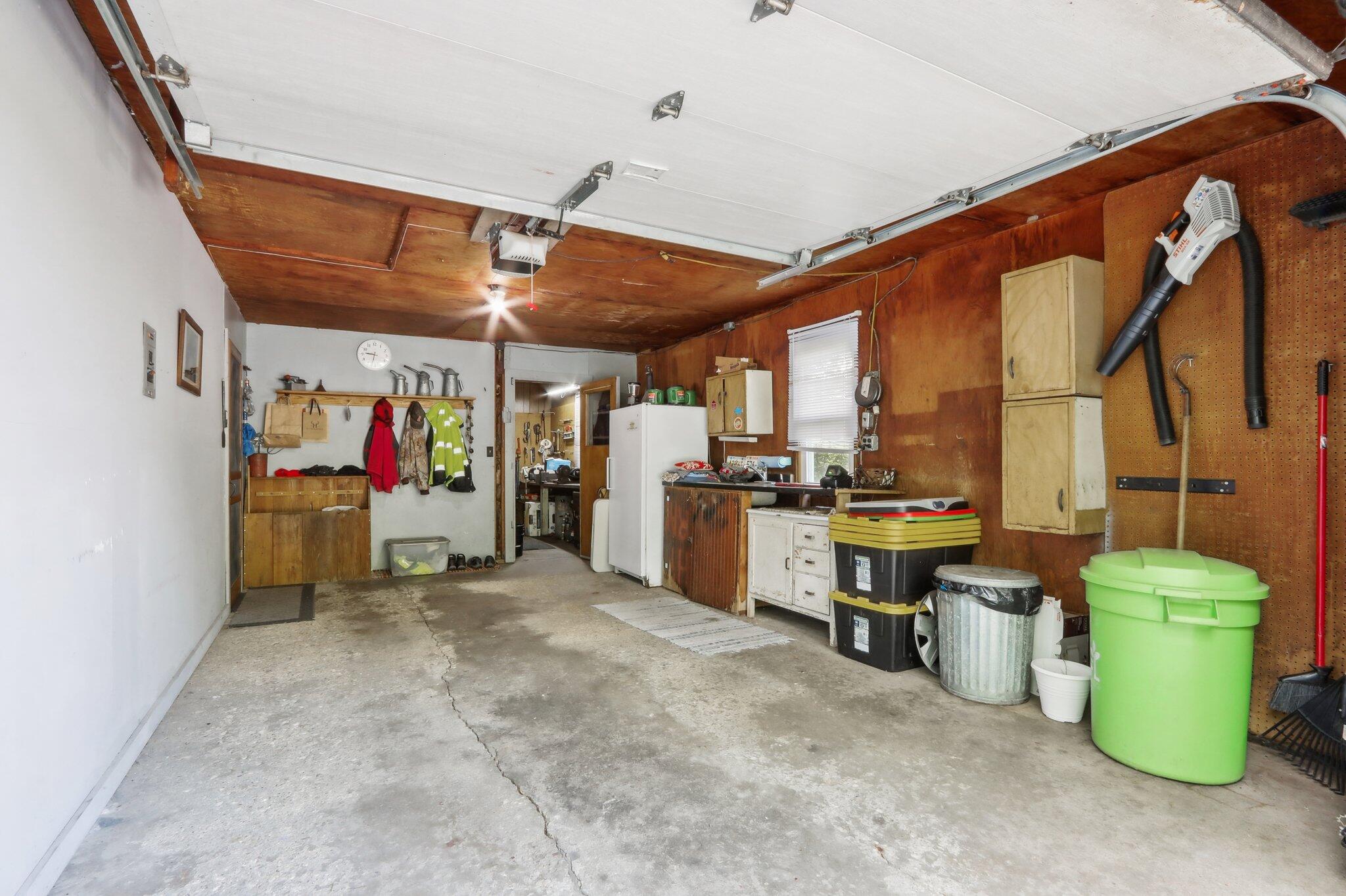 950 N Dousman Rd