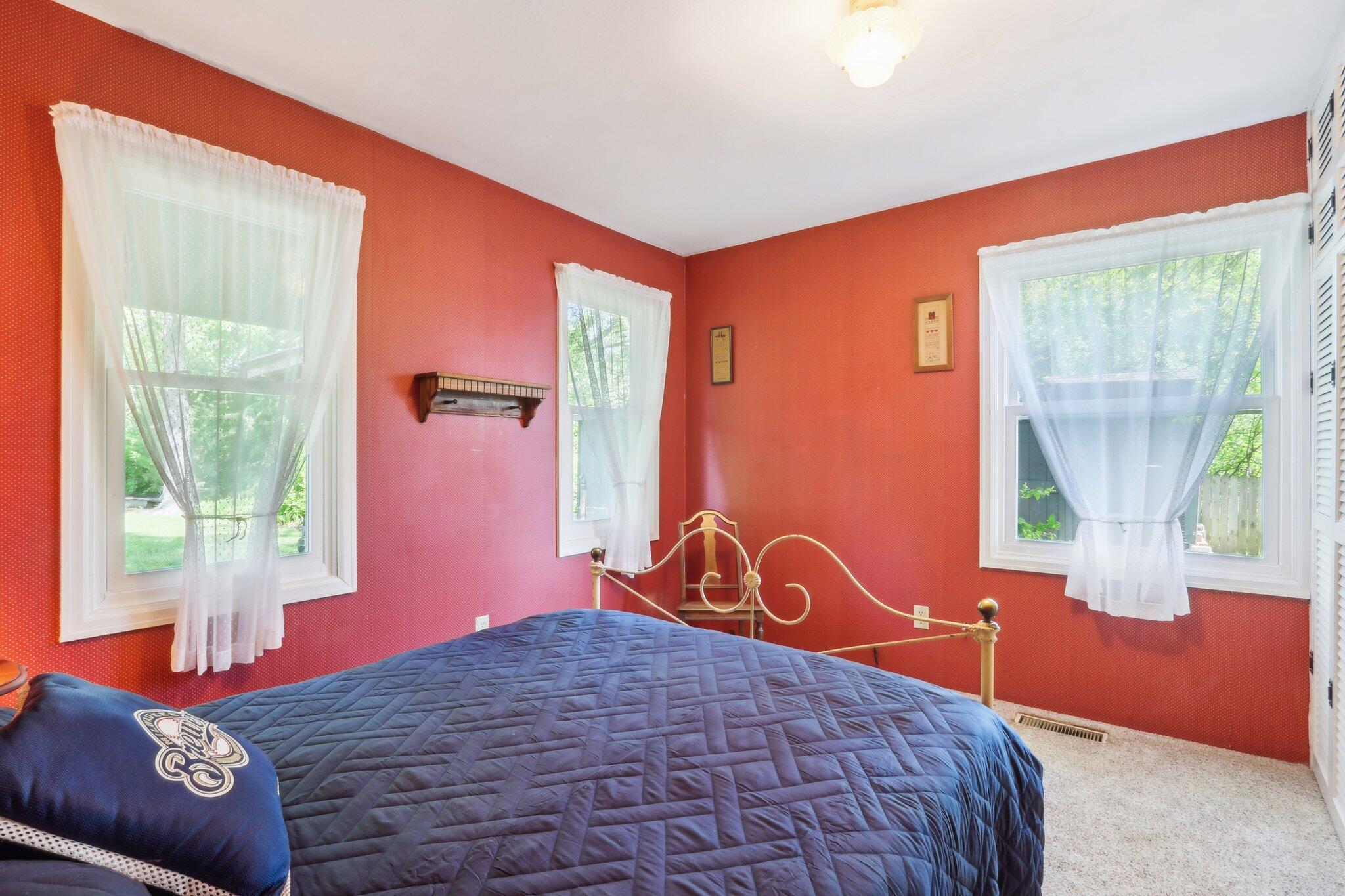 950 N Dousman Rd
