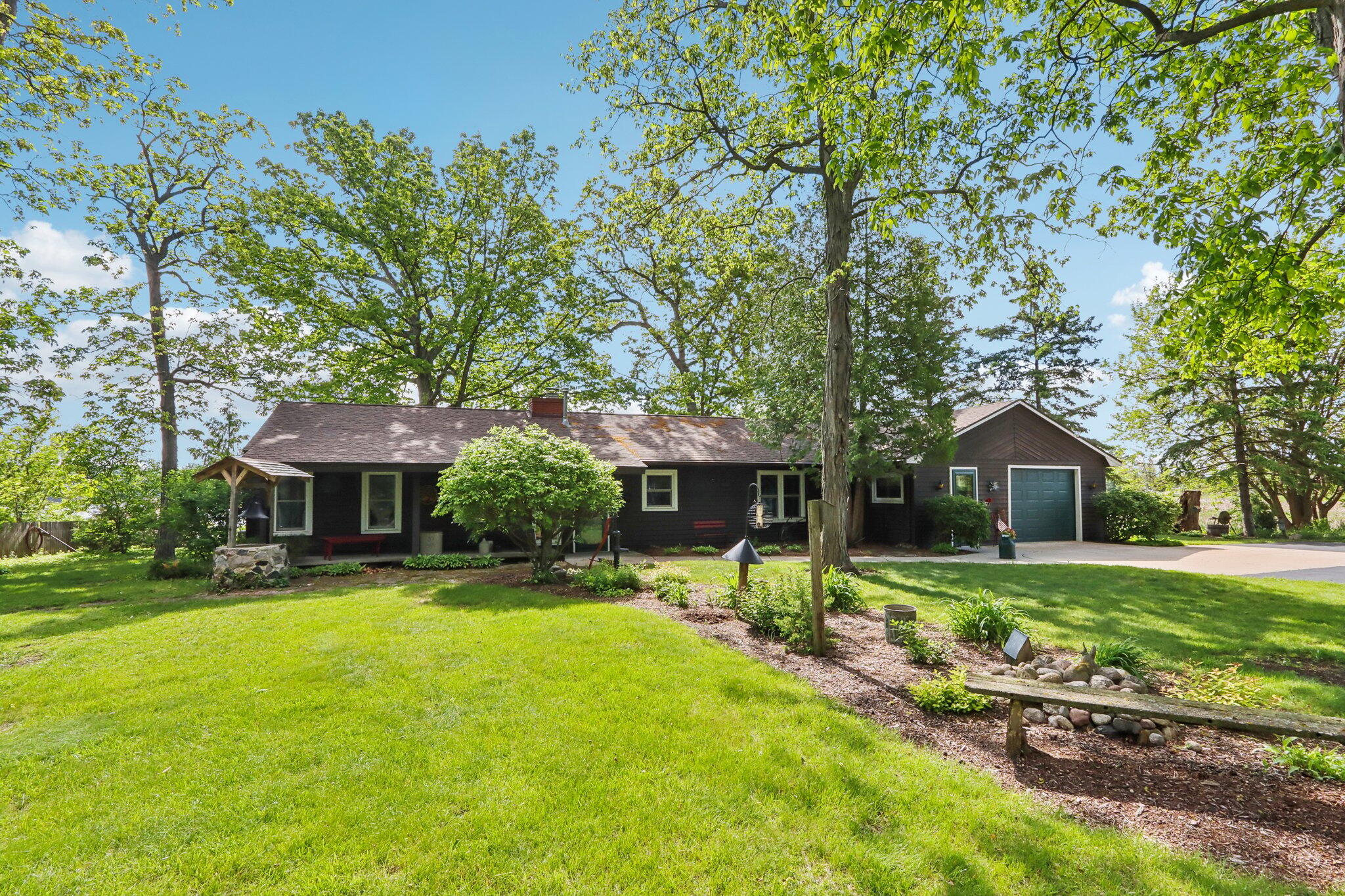 950 N Dousman Rd