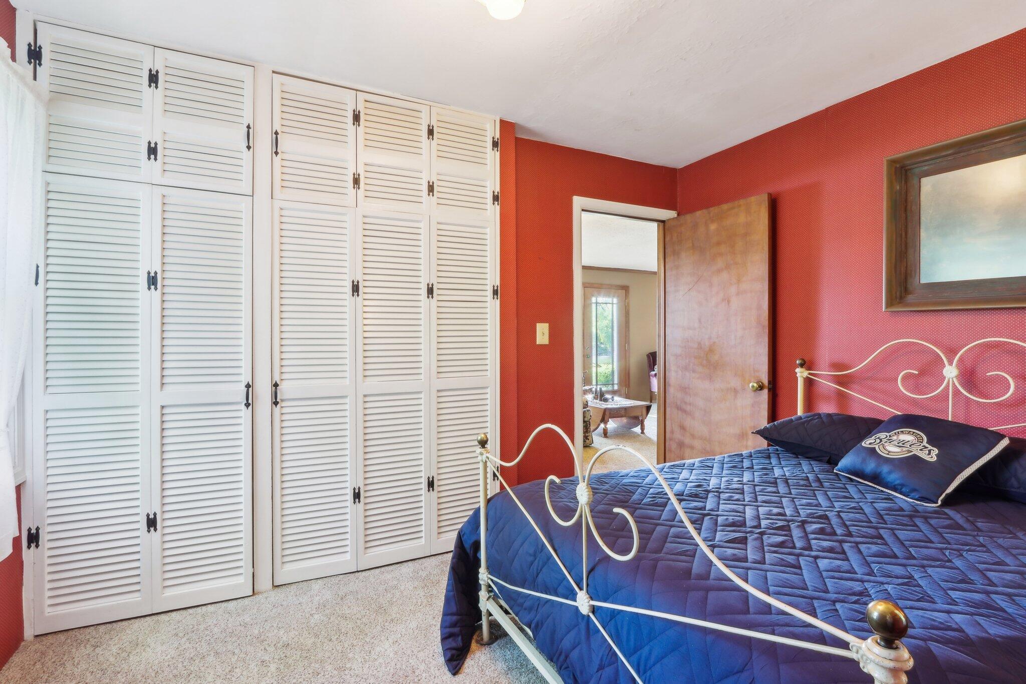 950 N Dousman Rd