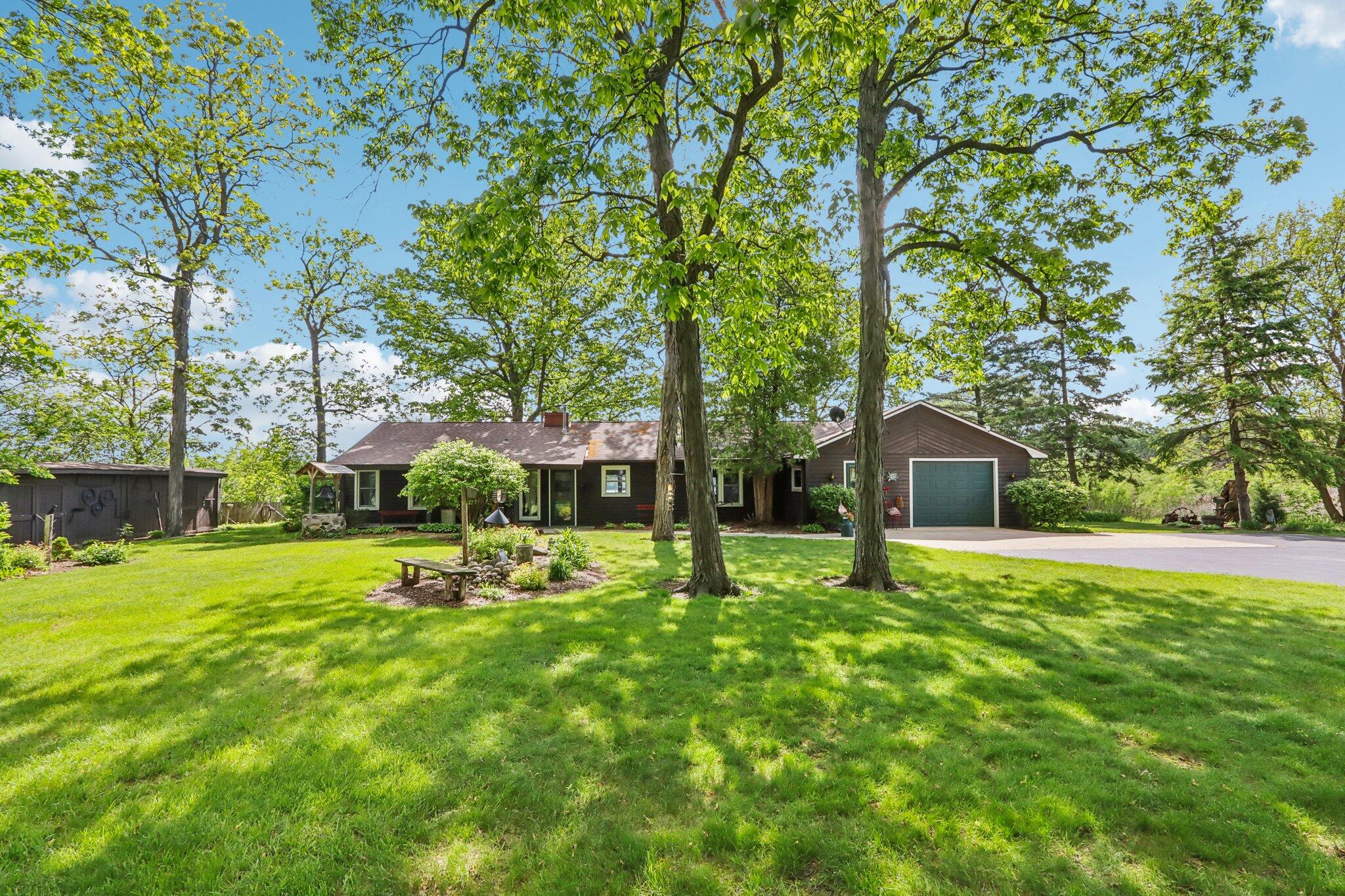 950 N Dousman Rd
