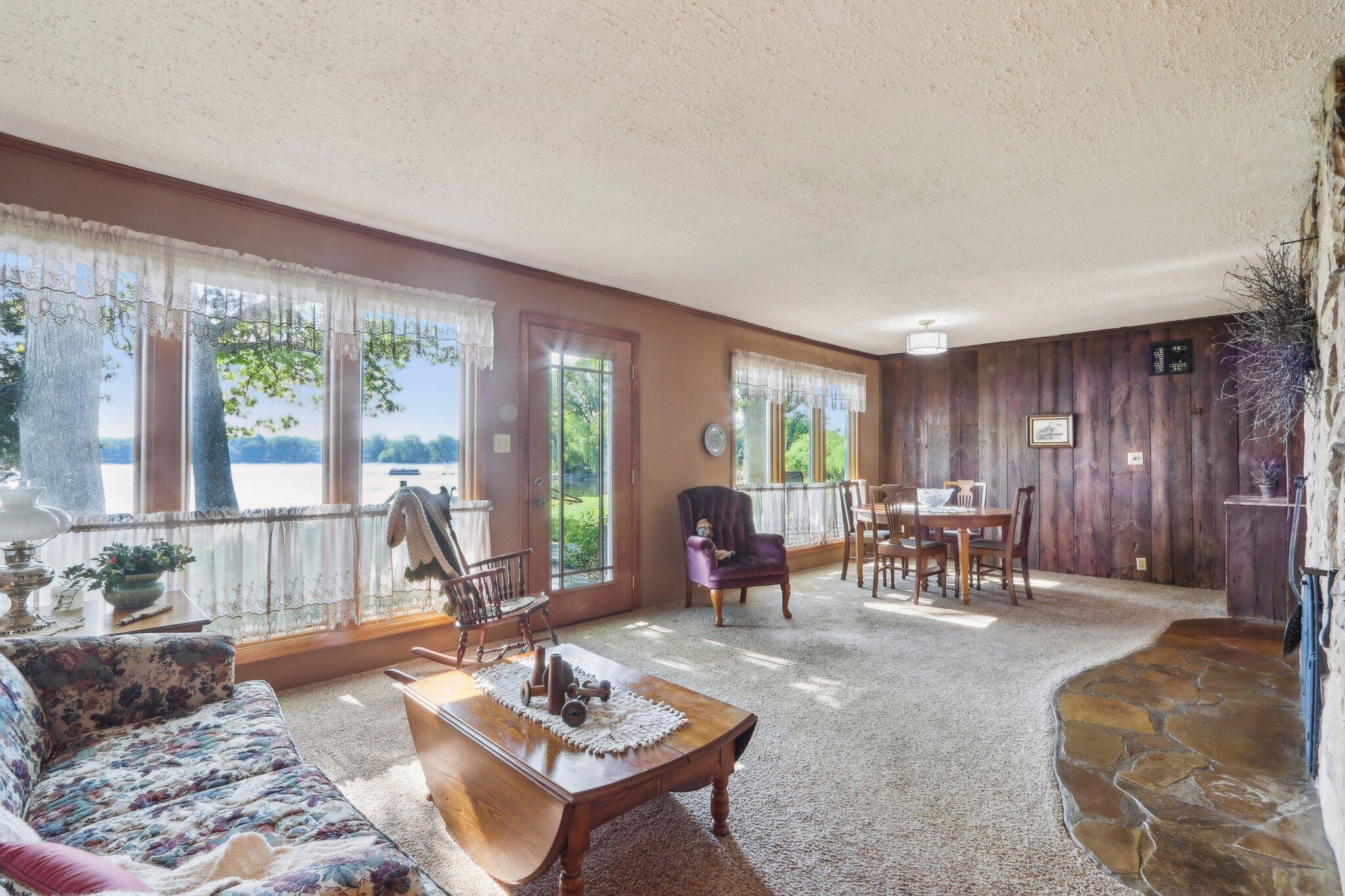 950 N Dousman Rd